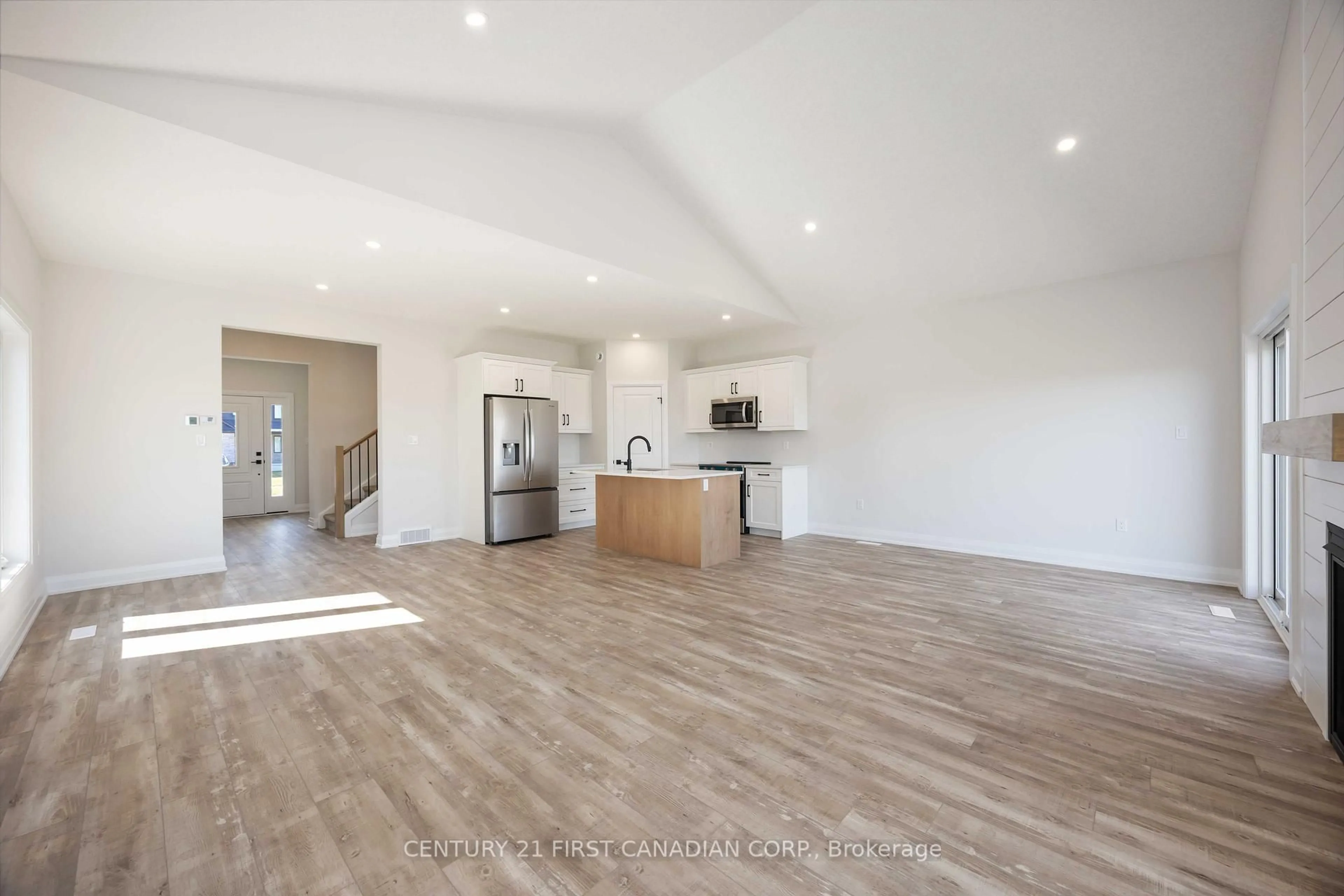 Open concept kitchen, unknown for 644 Ketter Way, Plympton-Wyoming Ontario N0N 1T0