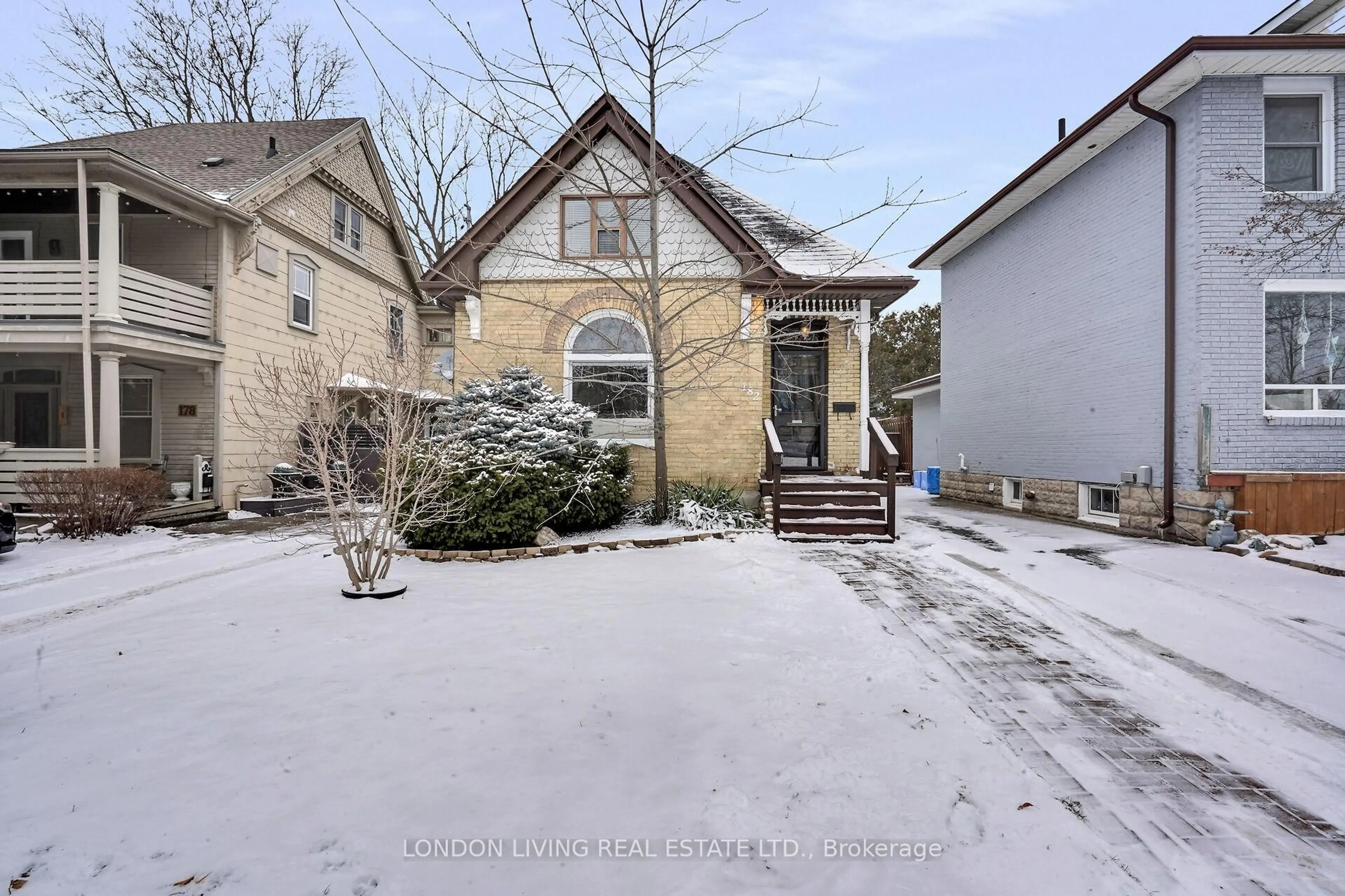 A pic from outside/outdoor area/front of a property/back of a property/a pic from drone, street for 182 Briscoe St, London South Ontario N6C 1X3