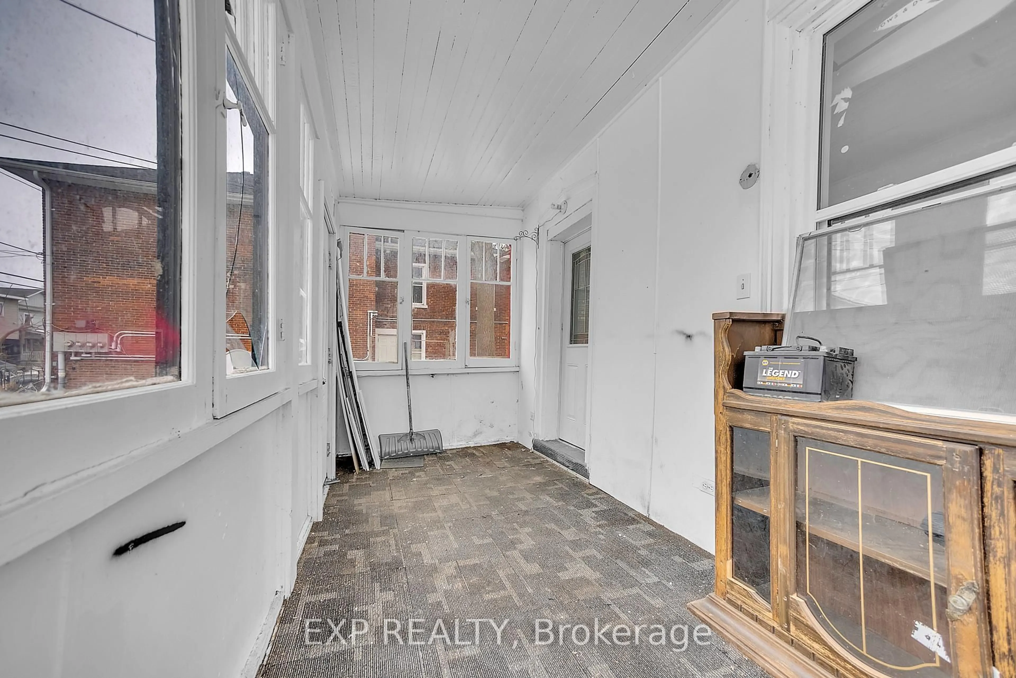 Indoor entryway for 234 Coleman St, Belleville Ontario K8P 3H6