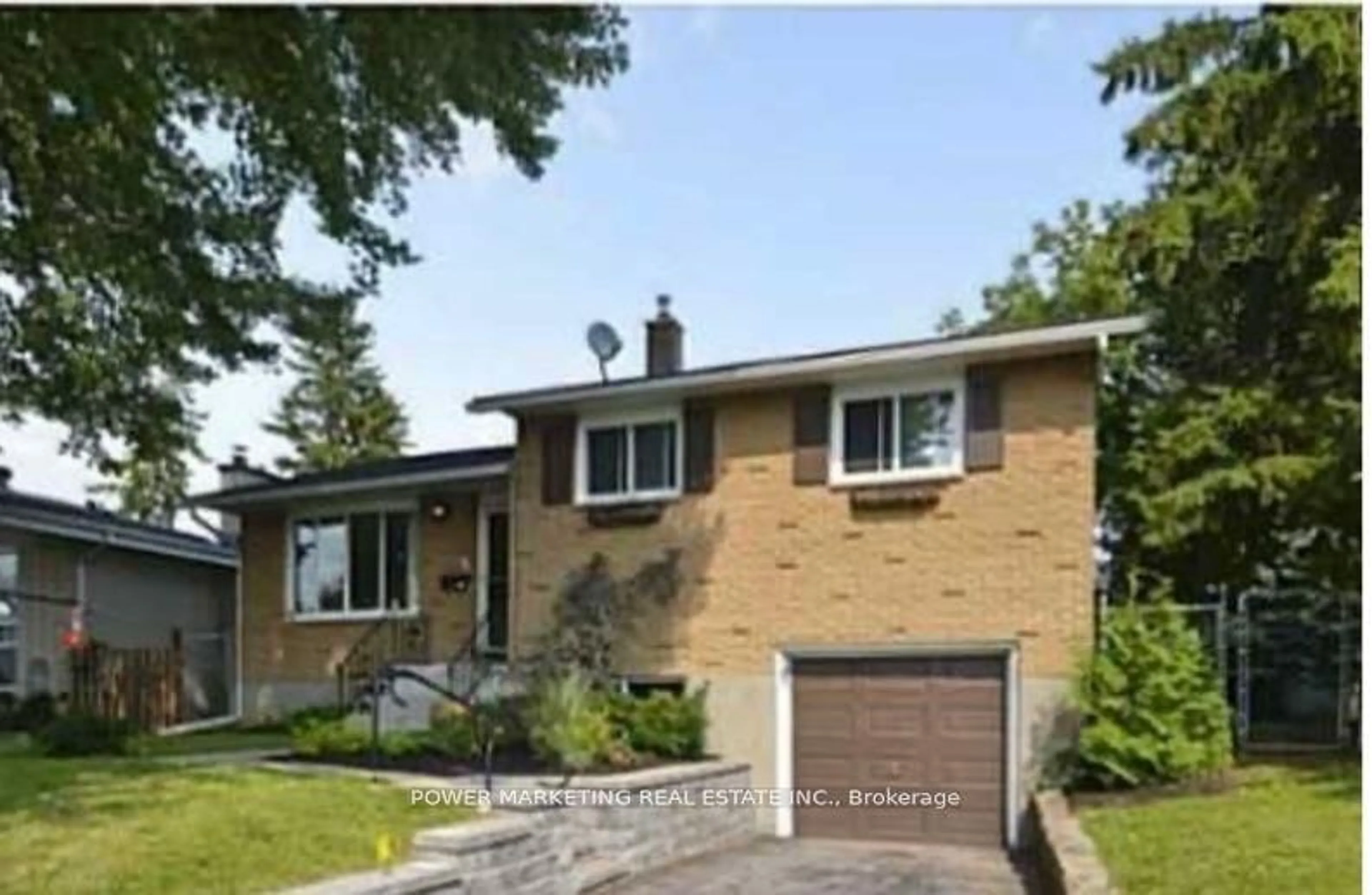 Home with brick exterior material, street for 841 Balsam Dr, Ottawa Ontario K1E 1B8