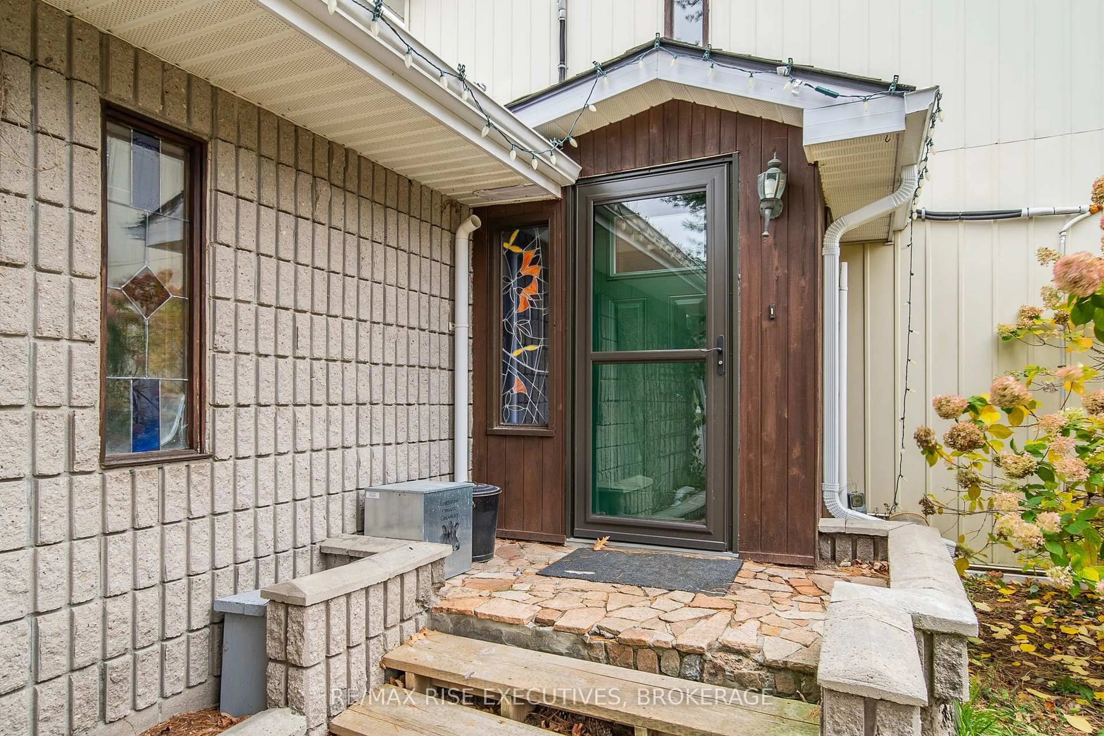 Indoor entryway for 2336 Battersea Rd, Kingston Ontario K0H 1S0