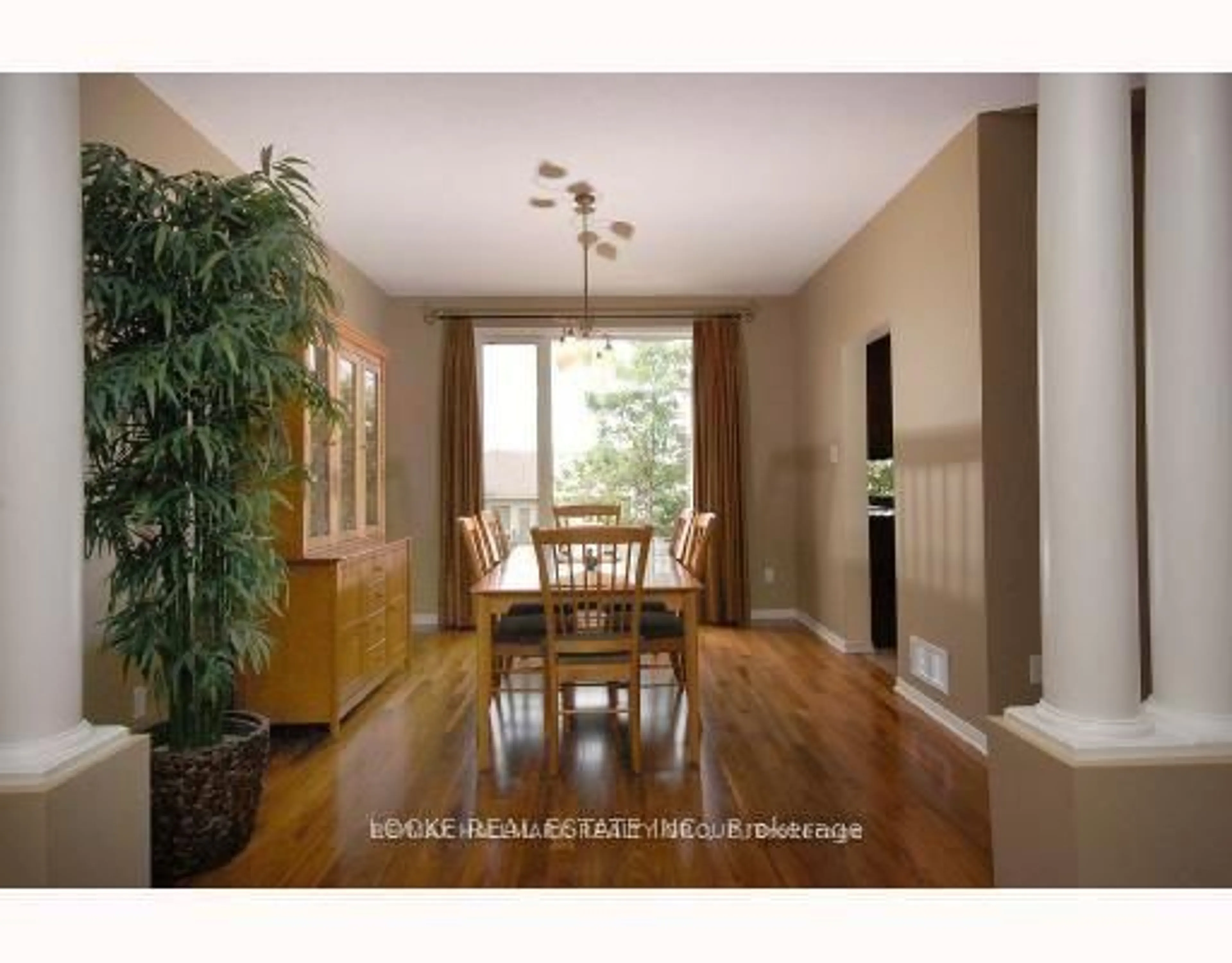 Dining room, wood/laminate floor for 149 COPPERWOOD St, Ottawa Ontario K1C 7S3