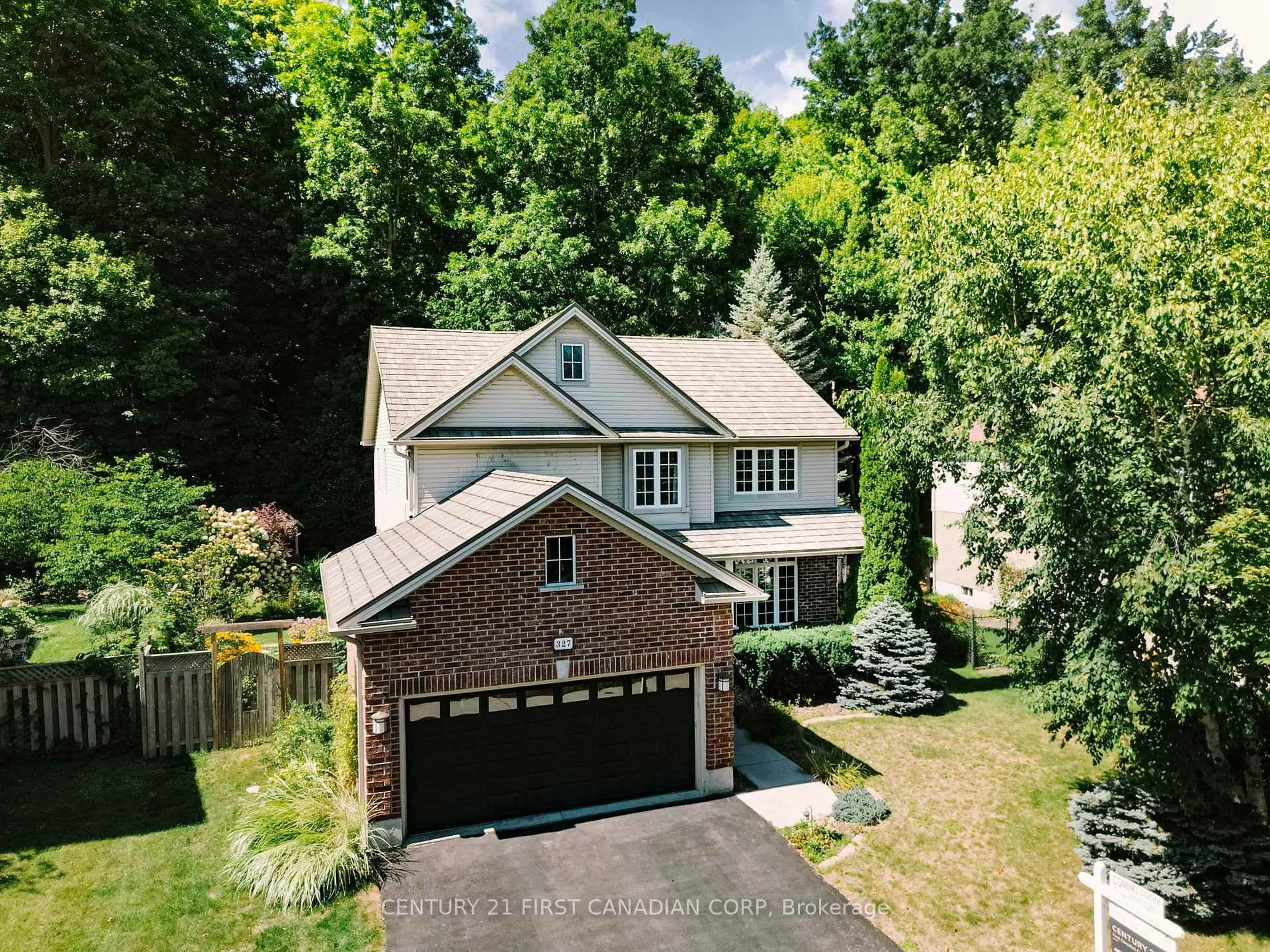 A pic from outside/outdoor area/front of a property/back of a property/a pic from drone, street for 327 Richmeadow Rd, London North Ontario N6H 5T2