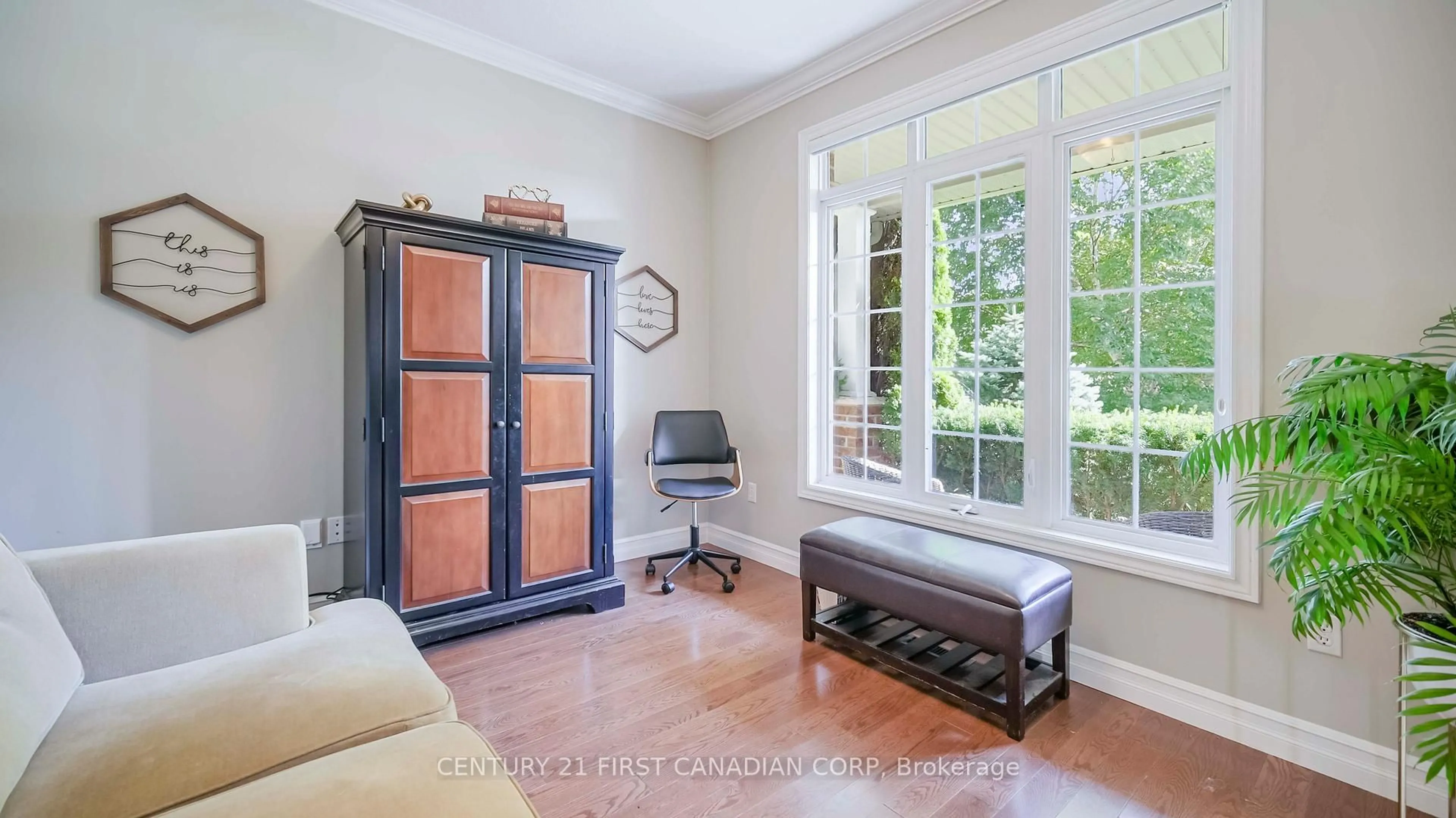 Living room with furniture, unknown for 327 Richmeadow Rd, London North Ontario N6H 5T2