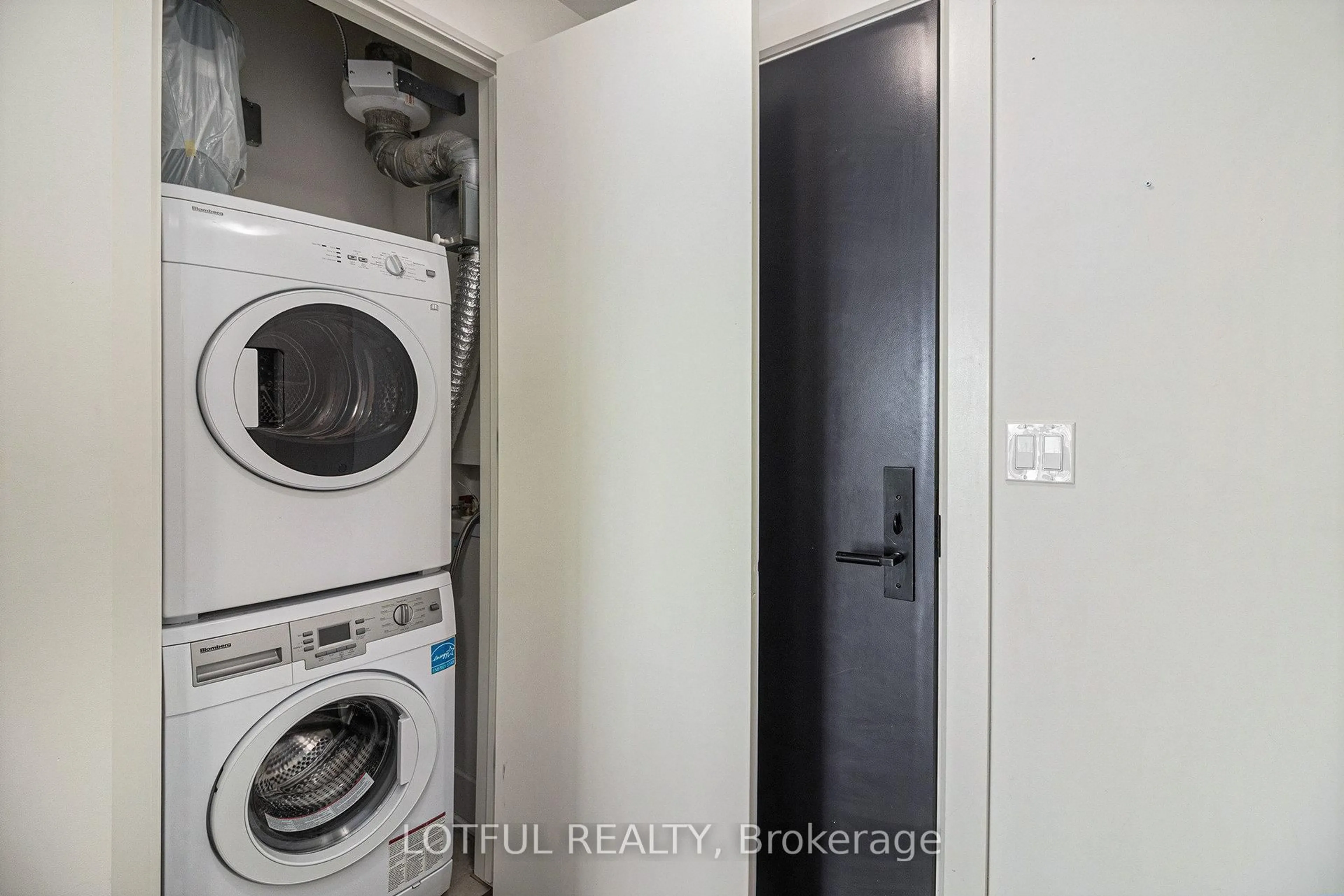 Laundry room for 255 BAY St #1604, Ottawa Ontario K1R 0C5