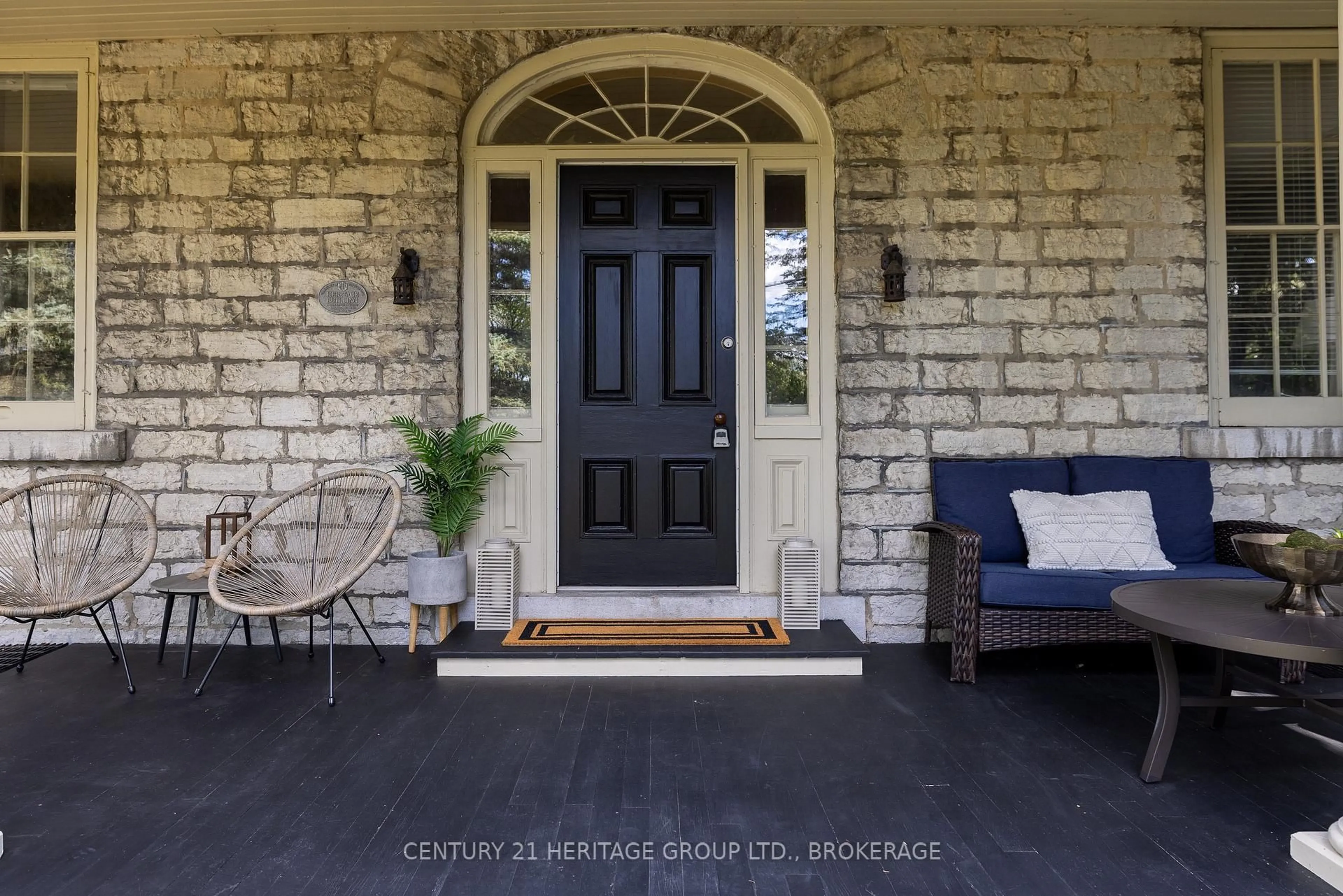 Indoor entryway for 1049 Highway 2, Kingston Ontario K7L 4V1