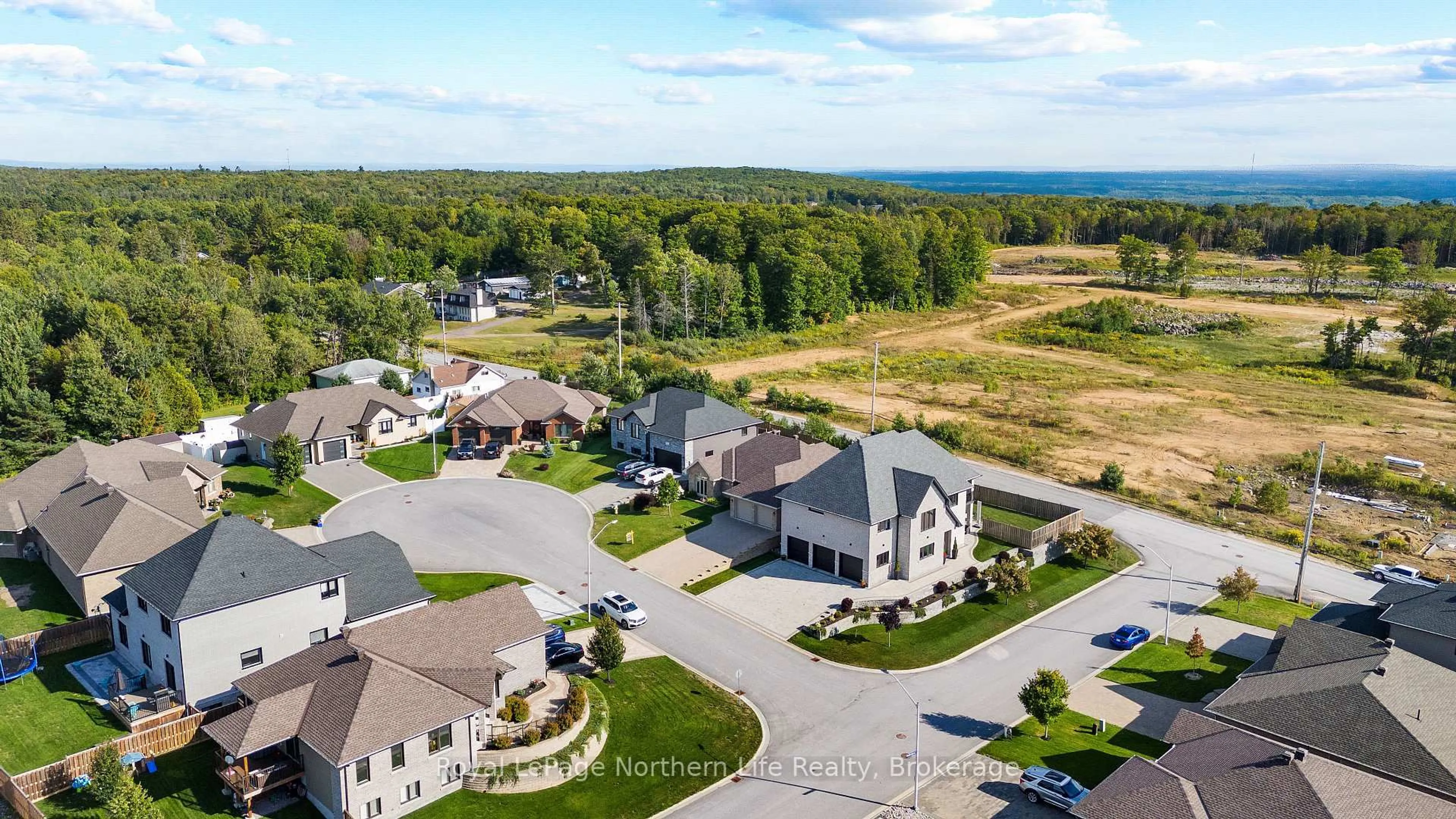 A pic from outside/outdoor area/front of a property/back of a property/a pic from drone, unknown for 5 ZEPHYR Hts, North Bay Ontario P1B 8G2