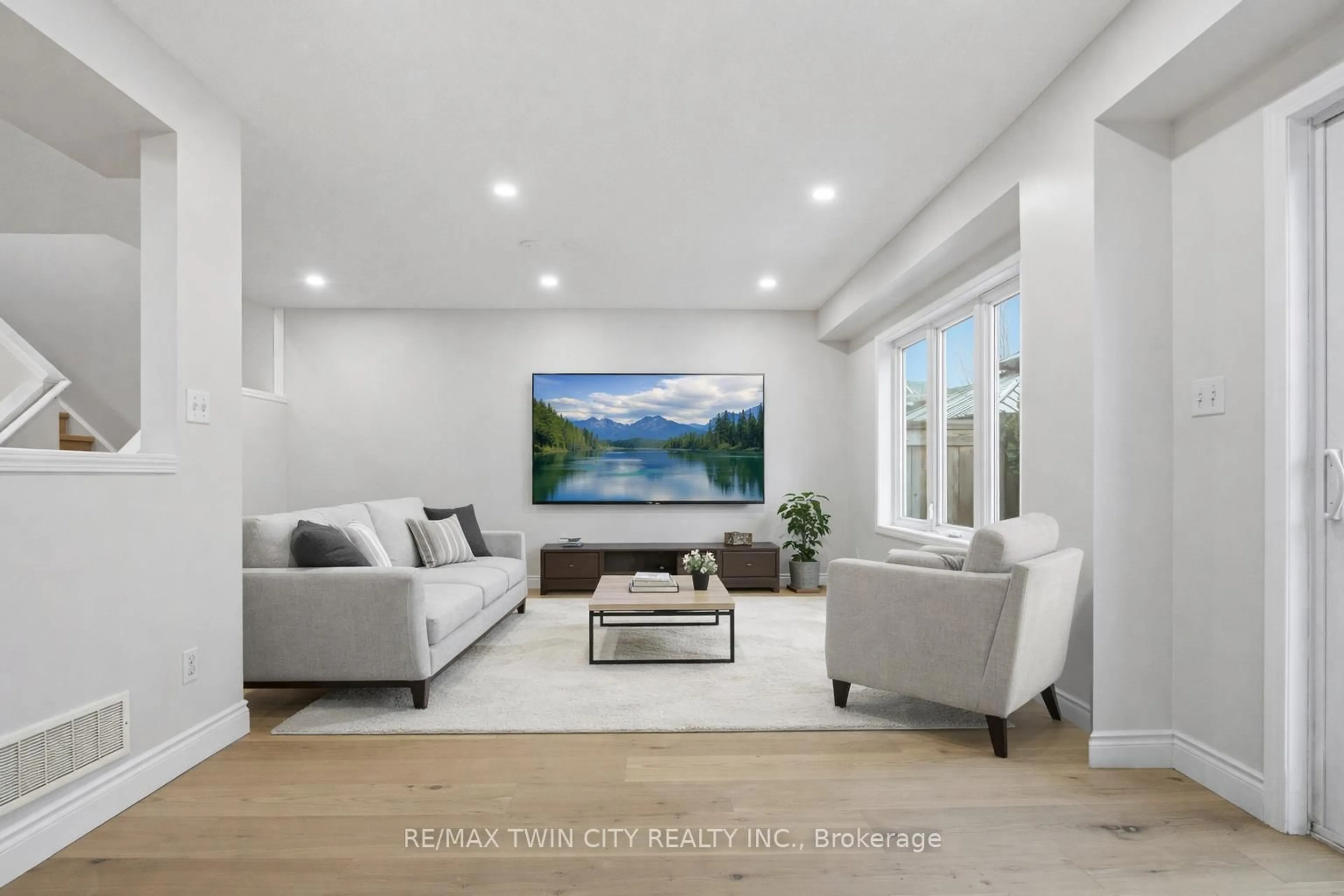 Living room with furniture, unknown for 930 Zeller Cres, Kitchener Ontario N2A 0C7