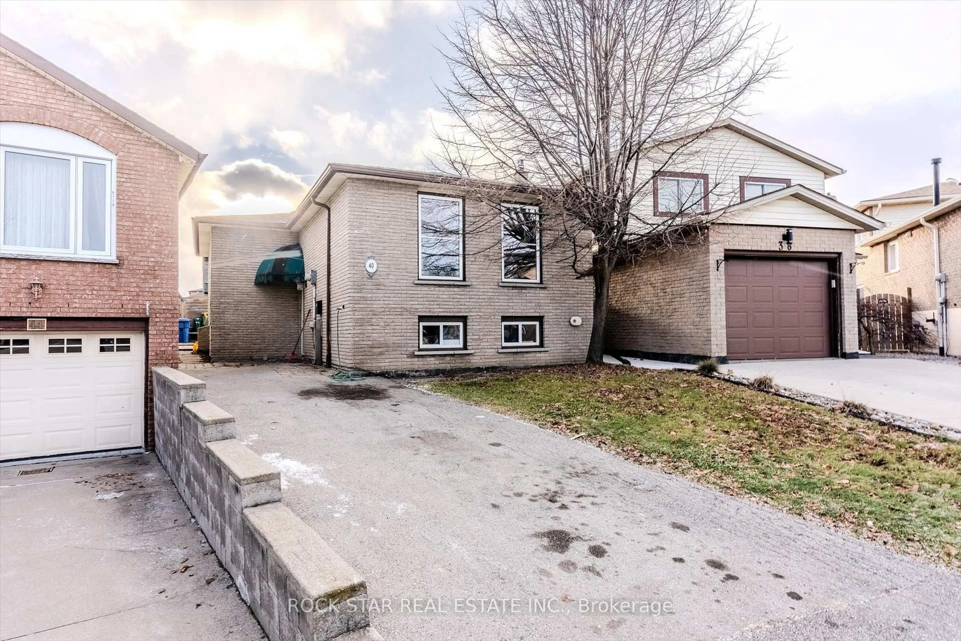 Unknown for 40 Jamie Ann Crt, Hamilton Ontario L8W 1Y5