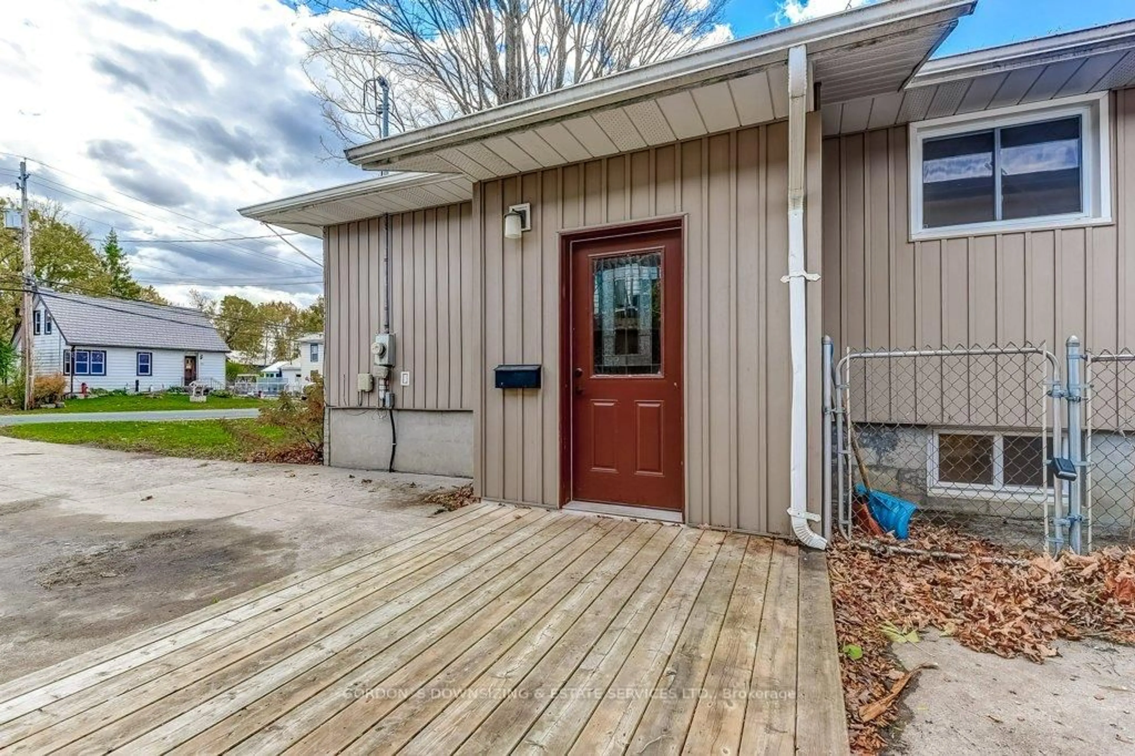 Unknown for 30 Ermatinger St, Selwyn Ontario K0L 2H0