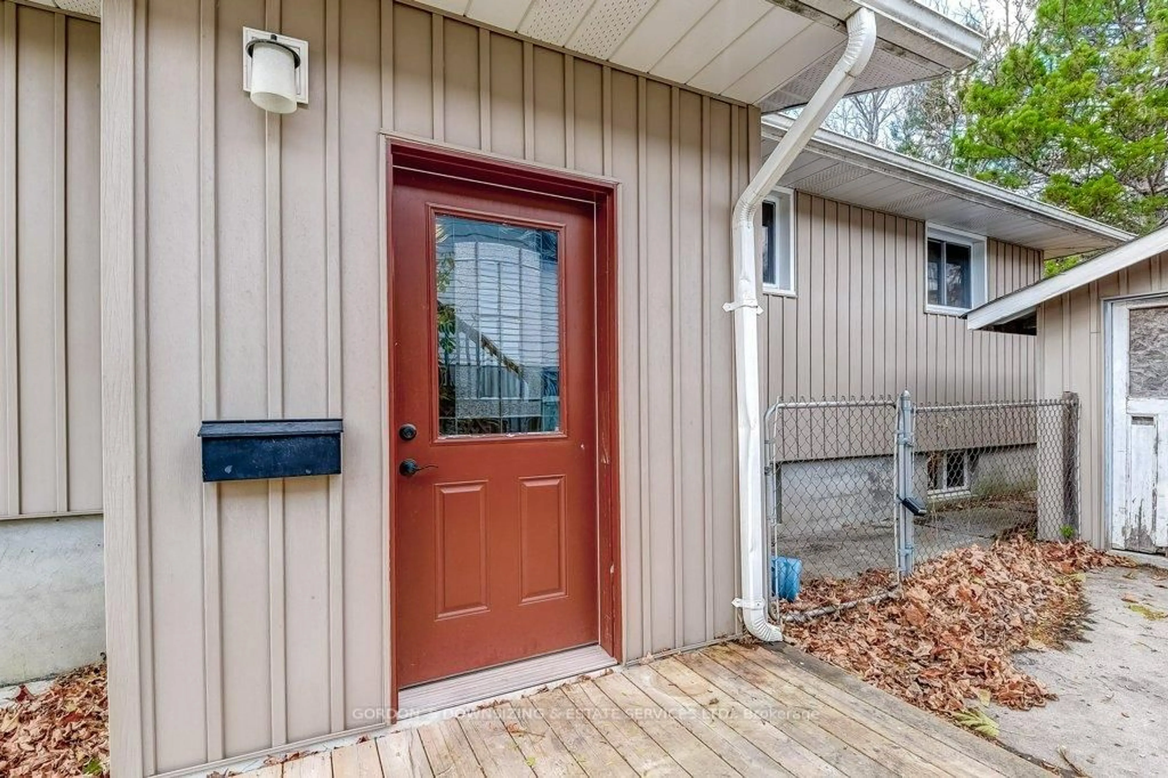 Unknown for 30 Ermatinger St, Selwyn Ontario K0L 2H0