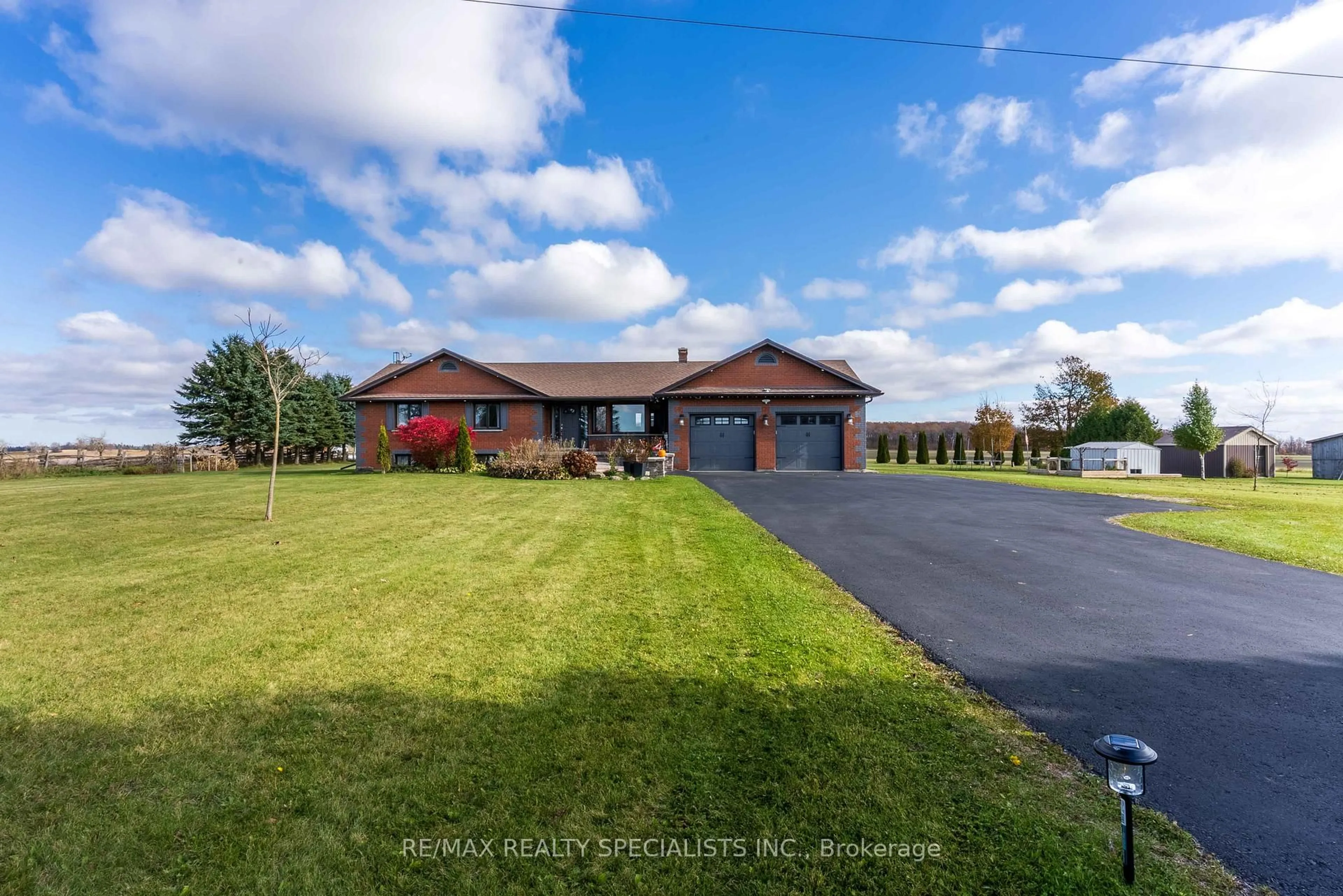 A pic from outside/outdoor area/front of a property/back of a property/a pic from drone, water/lake/river/ocean view for 554421 Mono Amaranth Townline, Mono Ontario L9W 5M8
