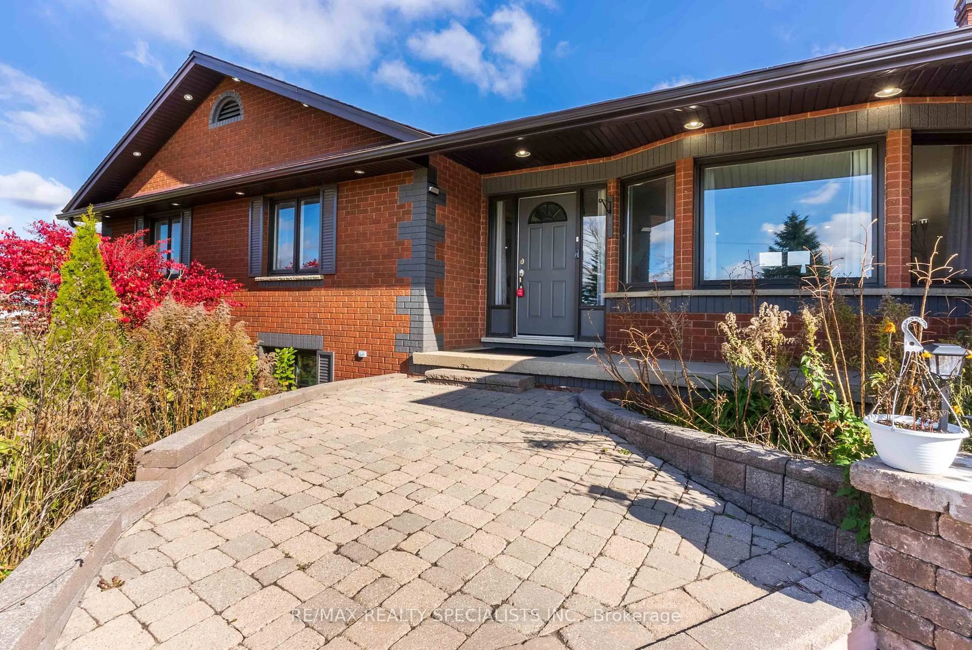 Home with brick exterior material, street for 554421 Mono Amaranth Townline, Mono Ontario L9W 5M8