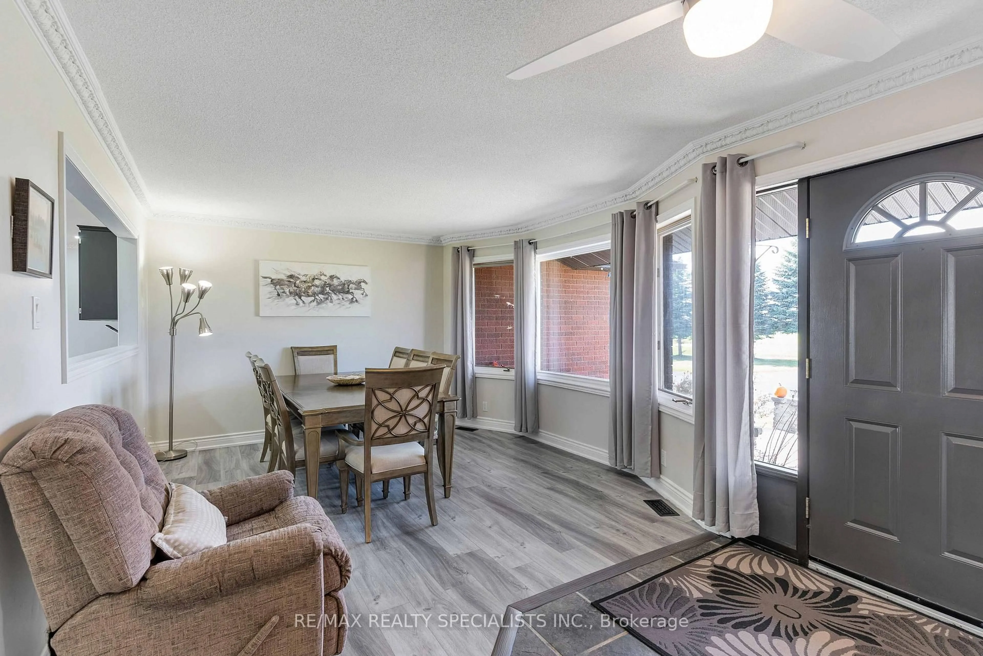 Living room with furniture, wood/laminate floor for 554421 Mono Amaranth Townline, Mono Ontario L9W 5M8