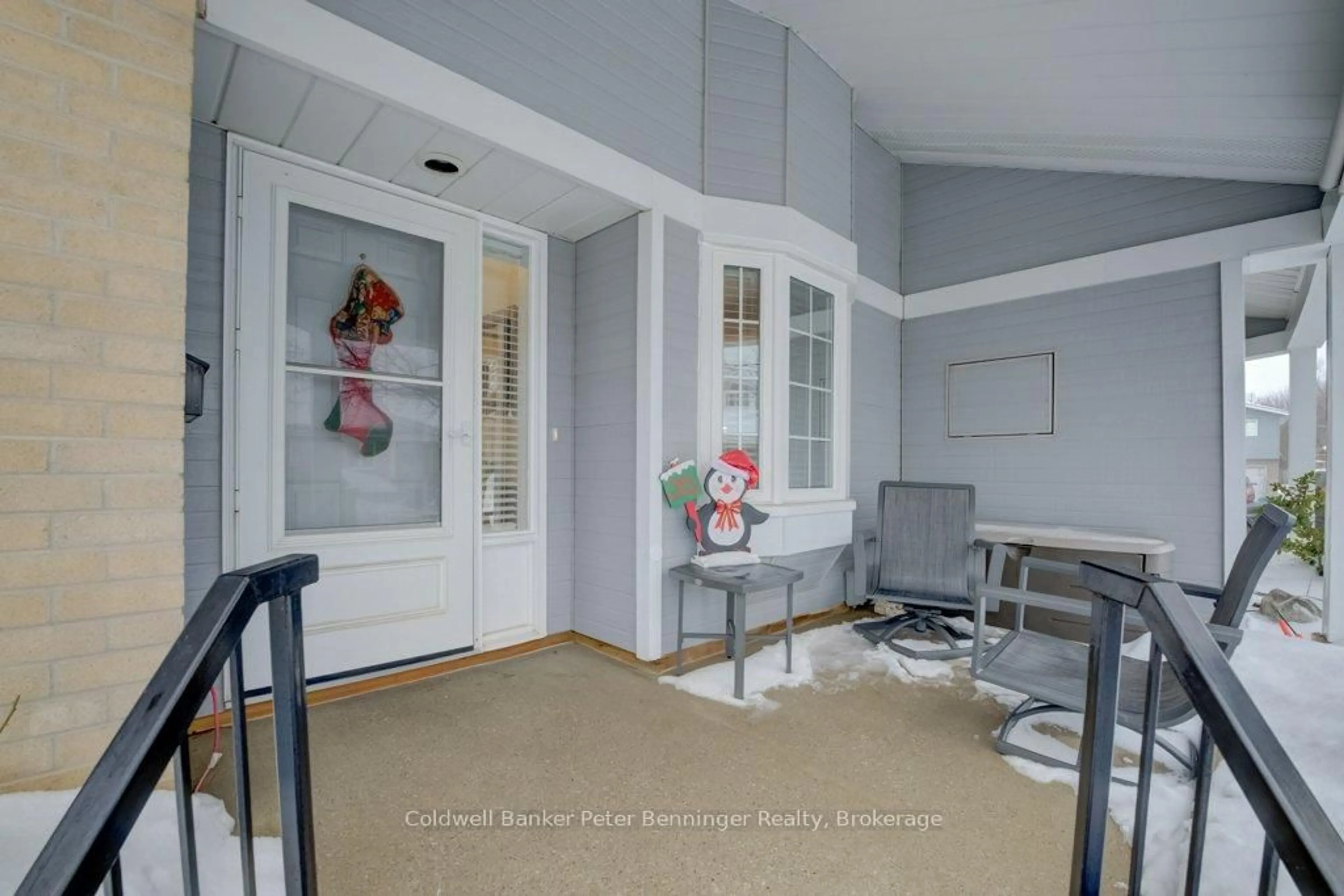 Indoor entryway for 874 Arlington St #16, Saugeen Shores Ontario N0H 2C4