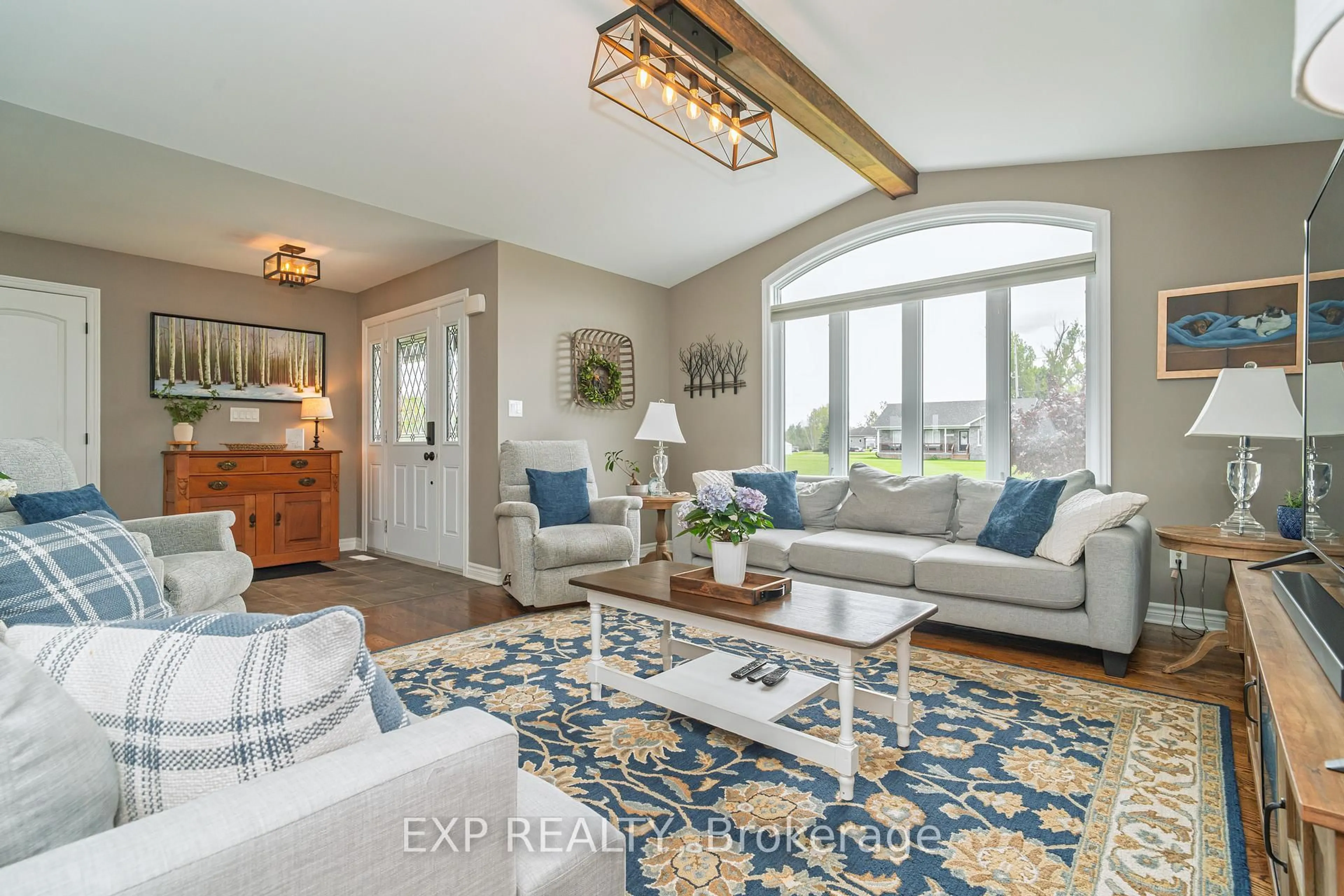 Living room with furniture, unknown for 2892 South Nation Way, North Dundas Ontario K0E 1W0