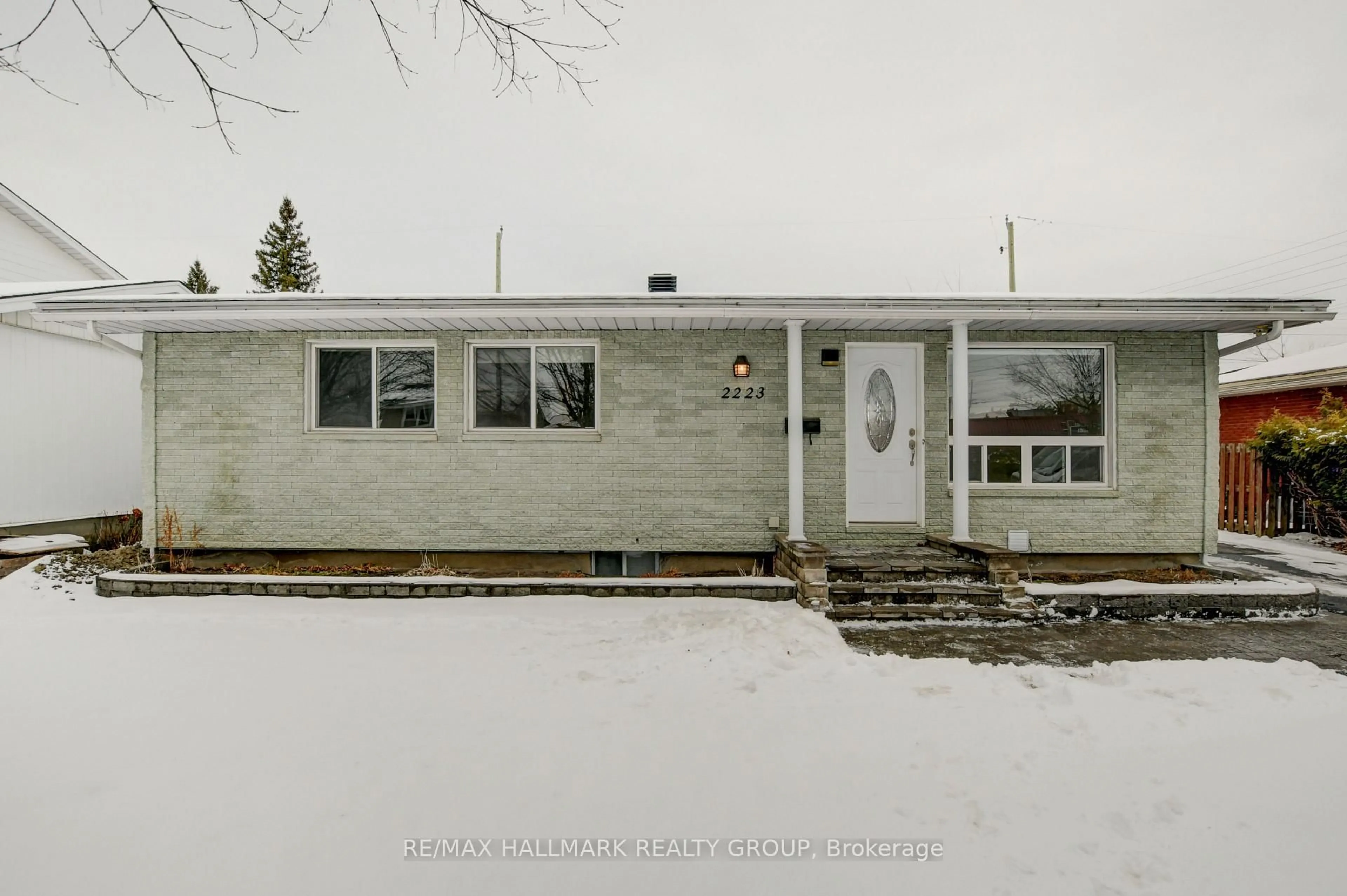 Unknown for 2223 Martha Ave, Ottawa Ontario K1G 1K8