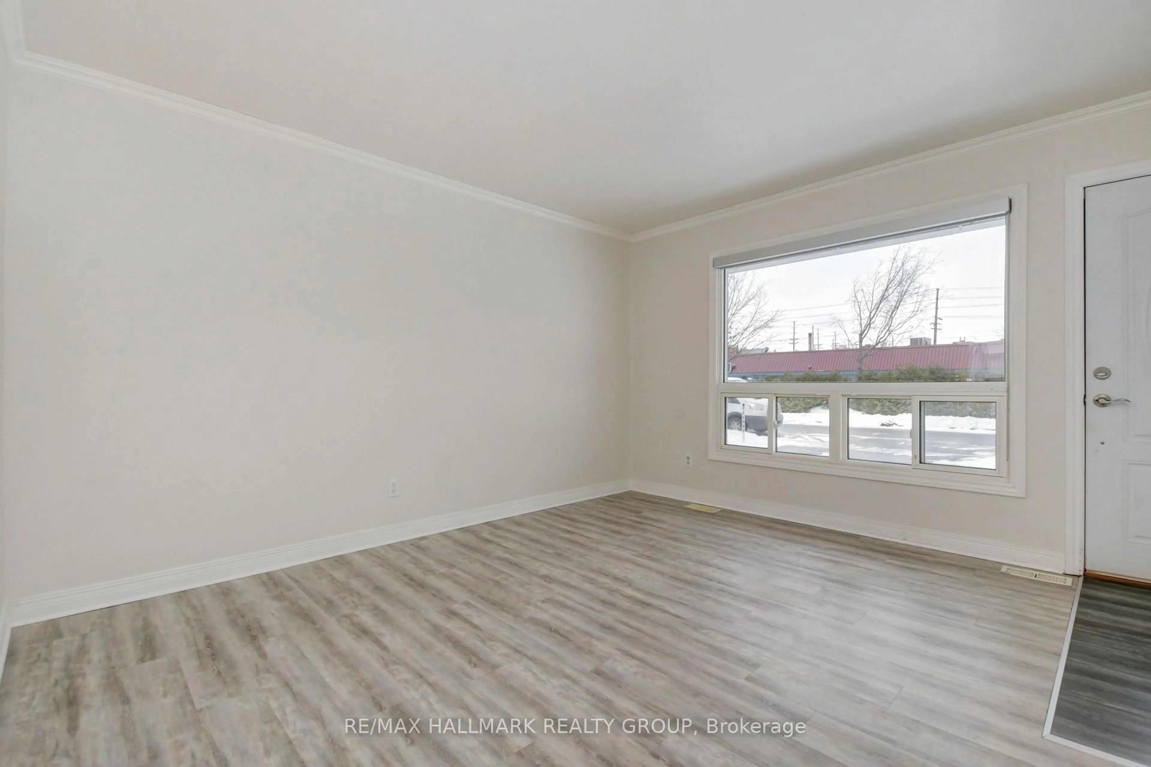 A pic of a room for 2223 Martha Ave, Ottawa Ontario K1G 1K8