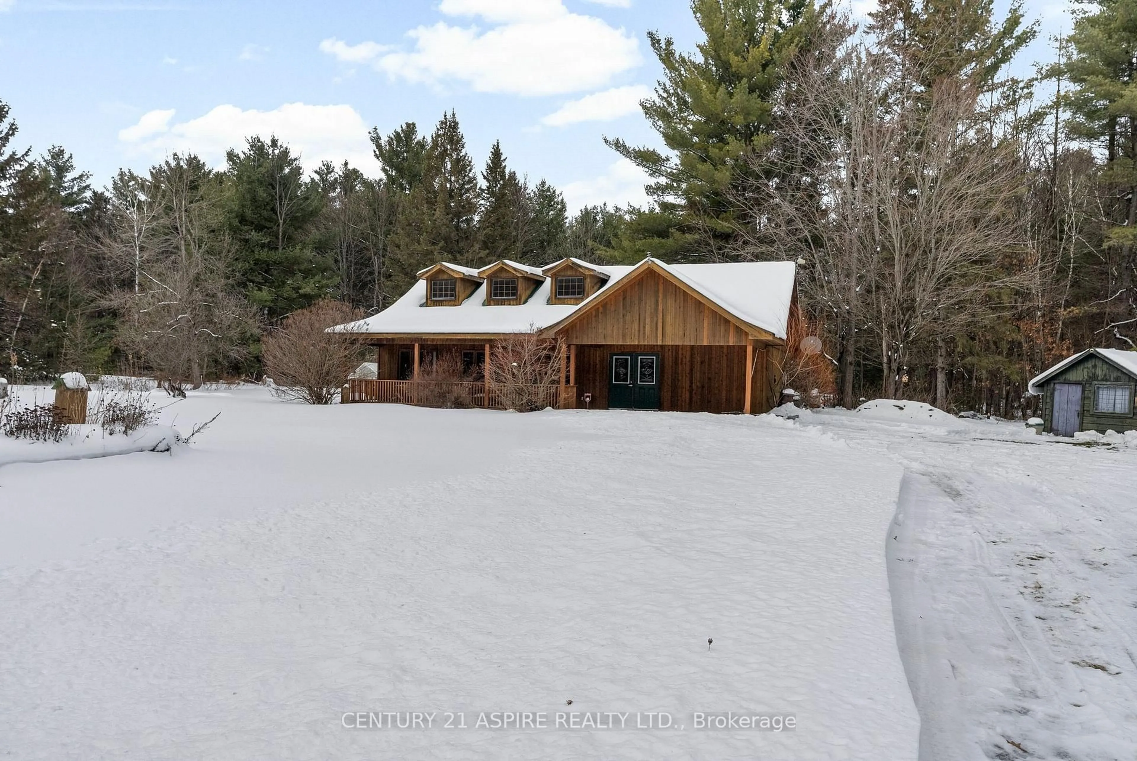 A pic from outside/outdoor area/front of a property/back of a property/a pic from drone, unknown for 400 Calabogie Rd, Arnprior Ontario K7S 3G8