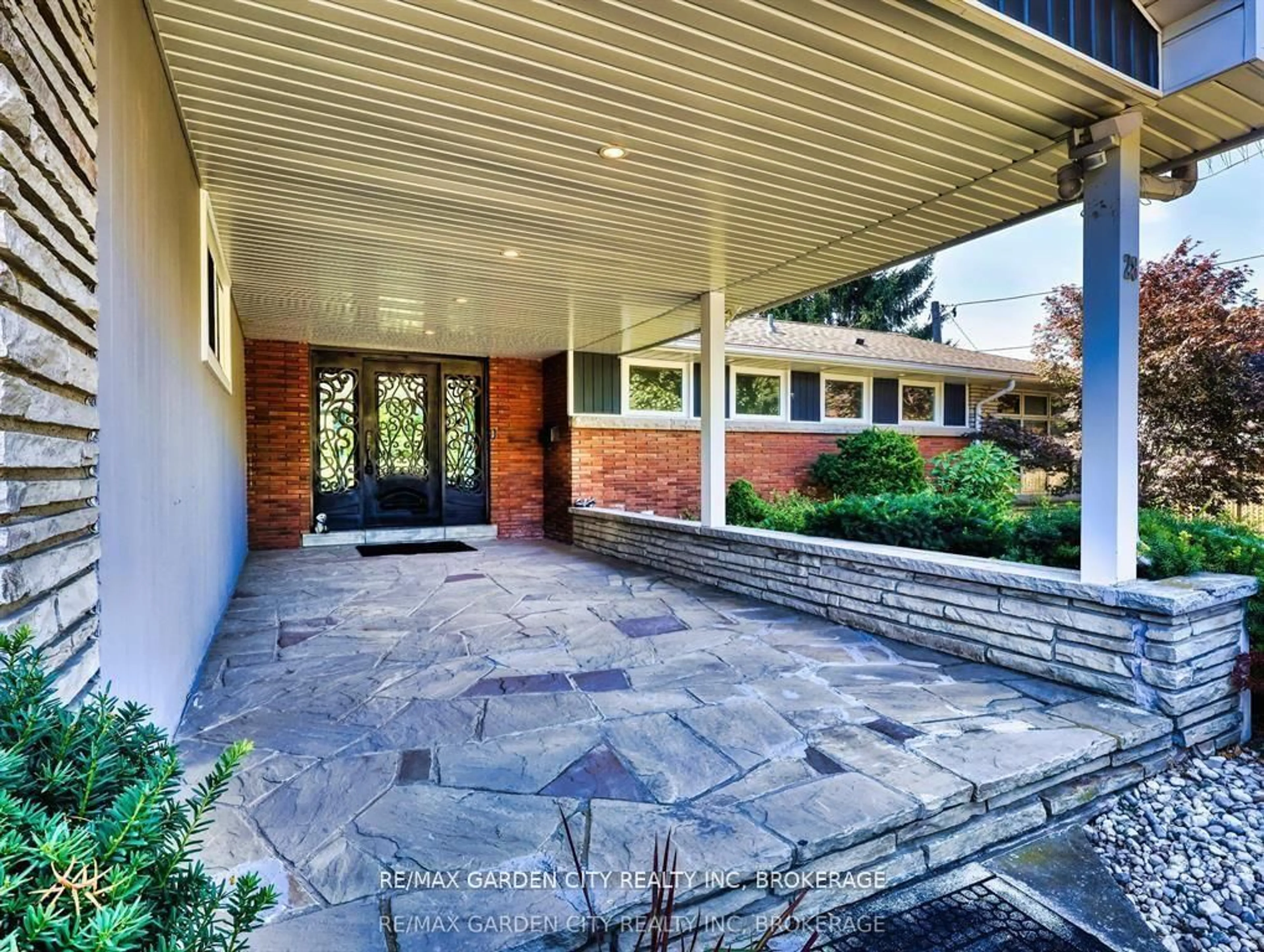 Unknown for 28 MARSDALE Dr, St. Catharines Ontario L2T 3S3