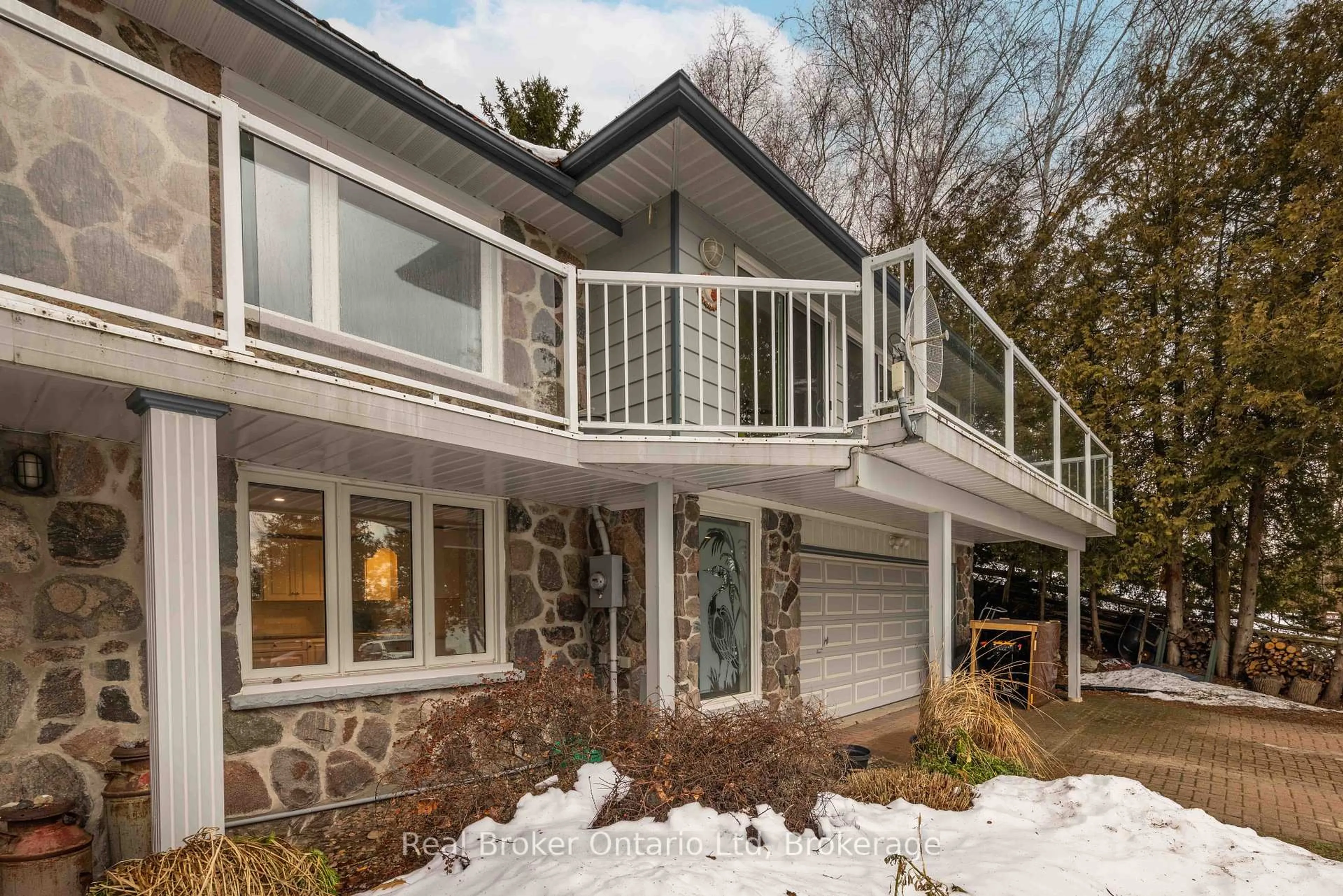 Home with vinyl exterior material, unknown for 339496 Presquile Rd, Georgian Bluffs Ontario N0H 2T0