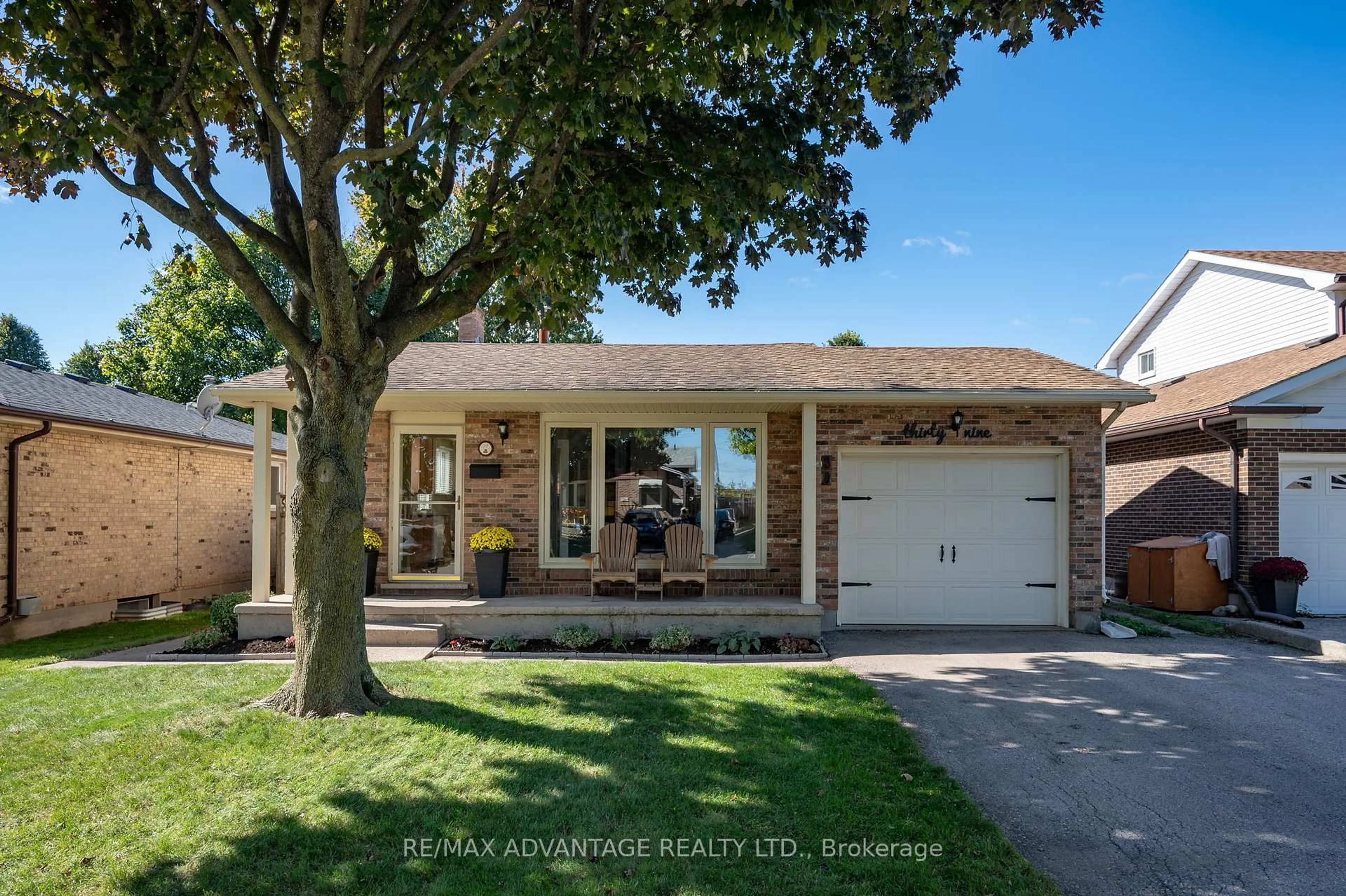 Home with brick exterior material, street for 39 Lysanda Ave, London South Ontario N5Z 4L1