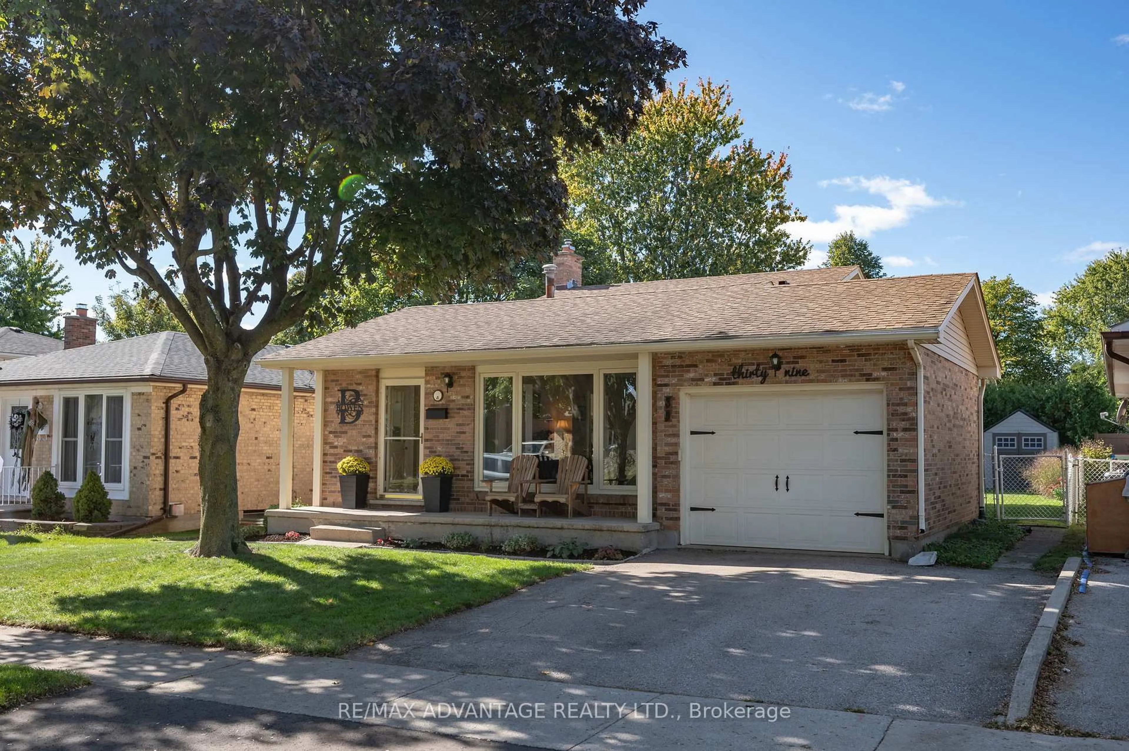 Home with brick exterior material, street for 39 Lysanda Ave, London South Ontario N5Z 4L1