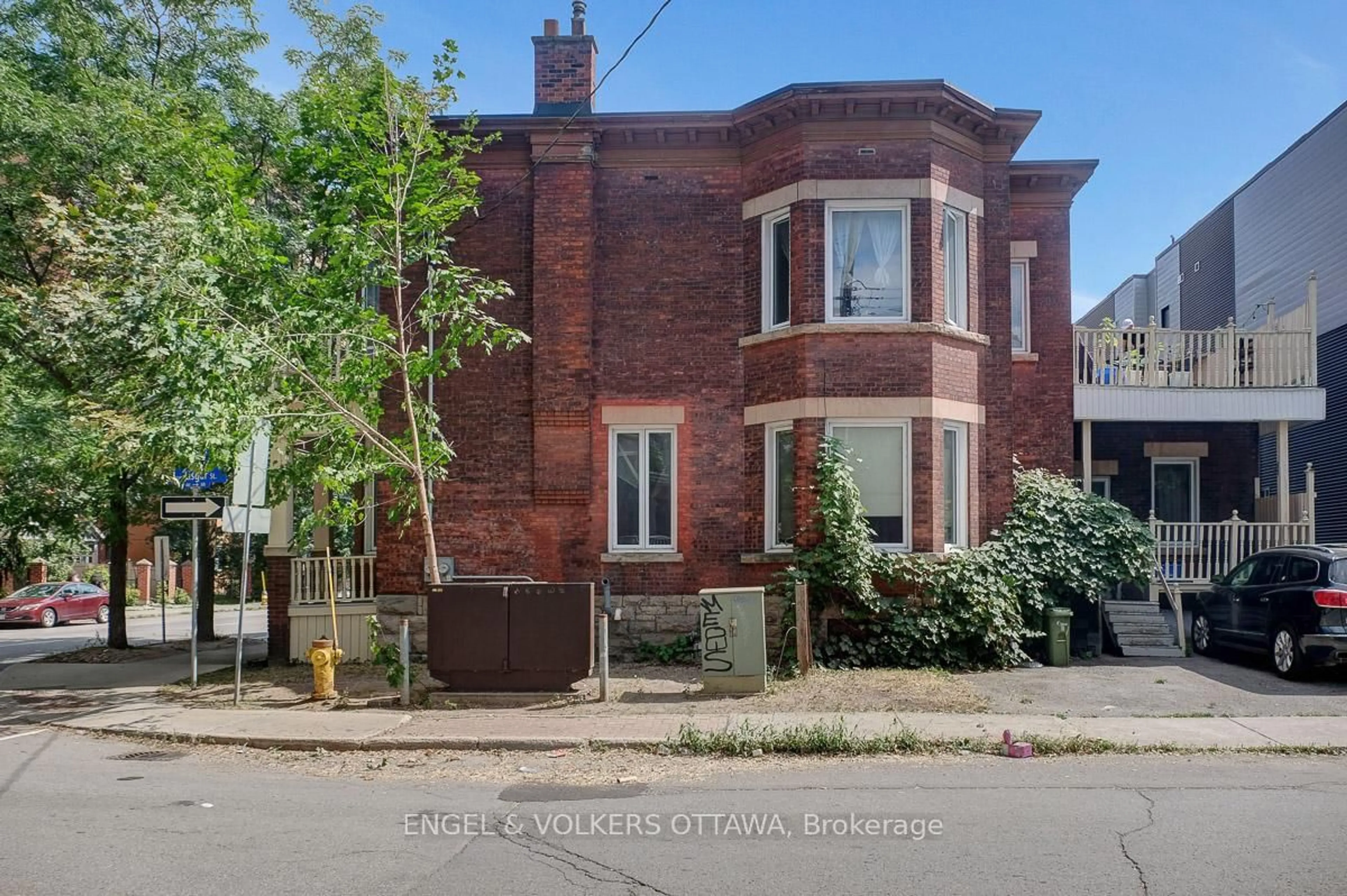 Home with brick exterior material, street for 256 Kent St, Ottawa Ontario K2P 2A2