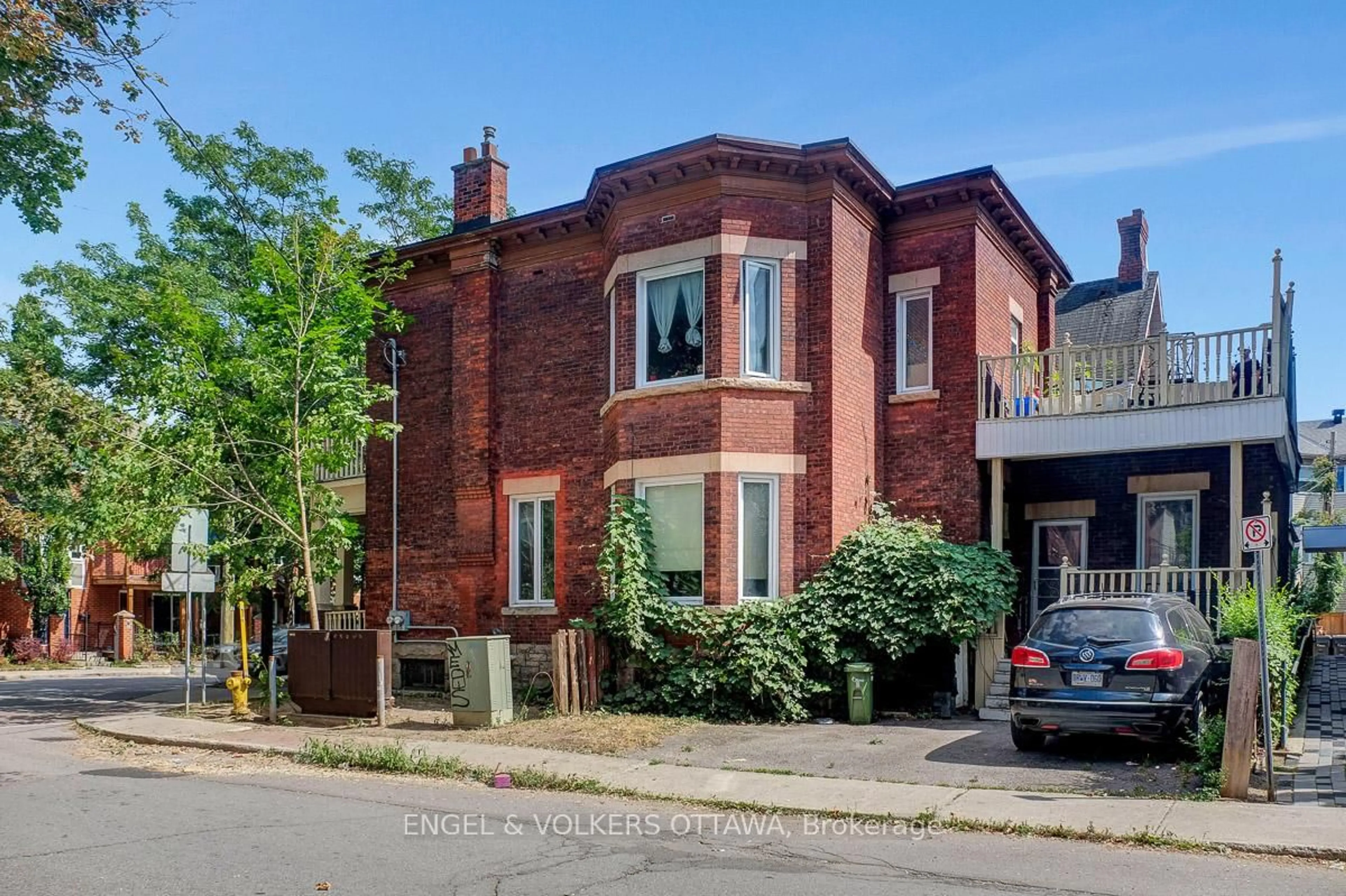 Home with brick exterior material, street for 256 Kent St, Ottawa Ontario K2P 2A2