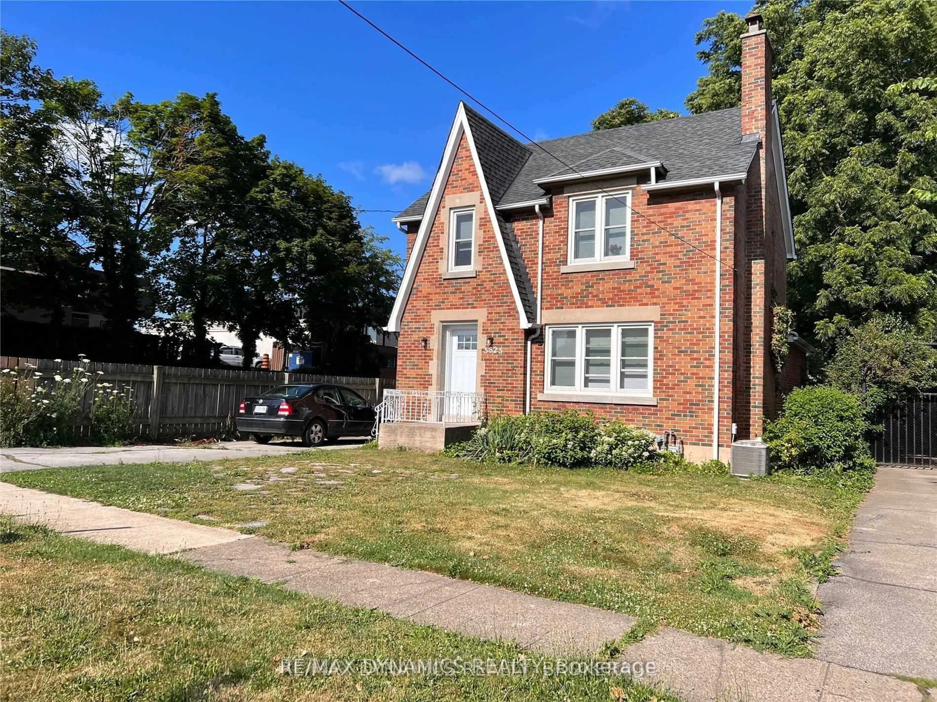Home with brick exterior material, street for 5825 Depew Ave, Niagara Falls Ontario L2G 5M2