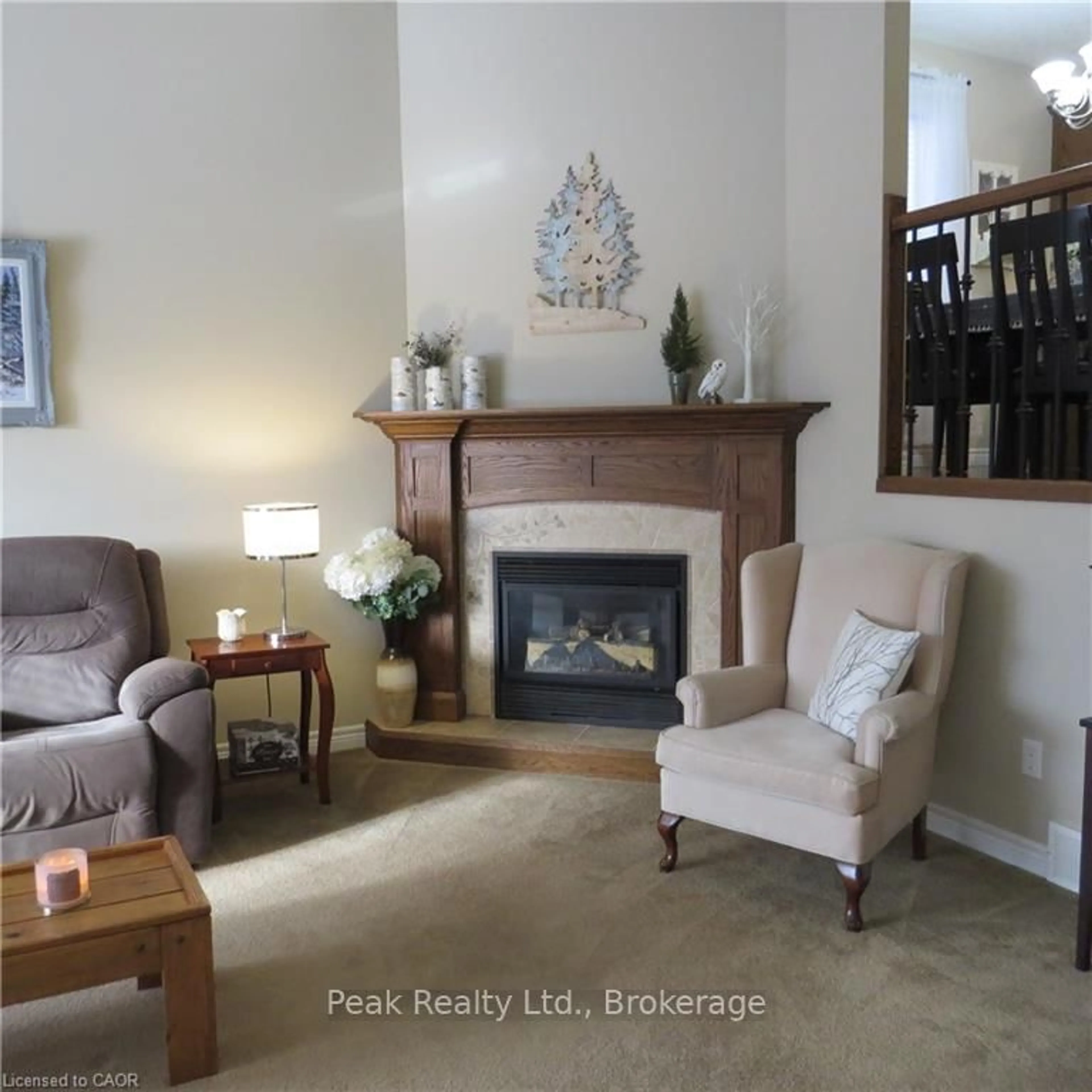 Living room with furniture, unknown for 209 Kingfisher Ave, Woodstock Ontario N4T 0B3