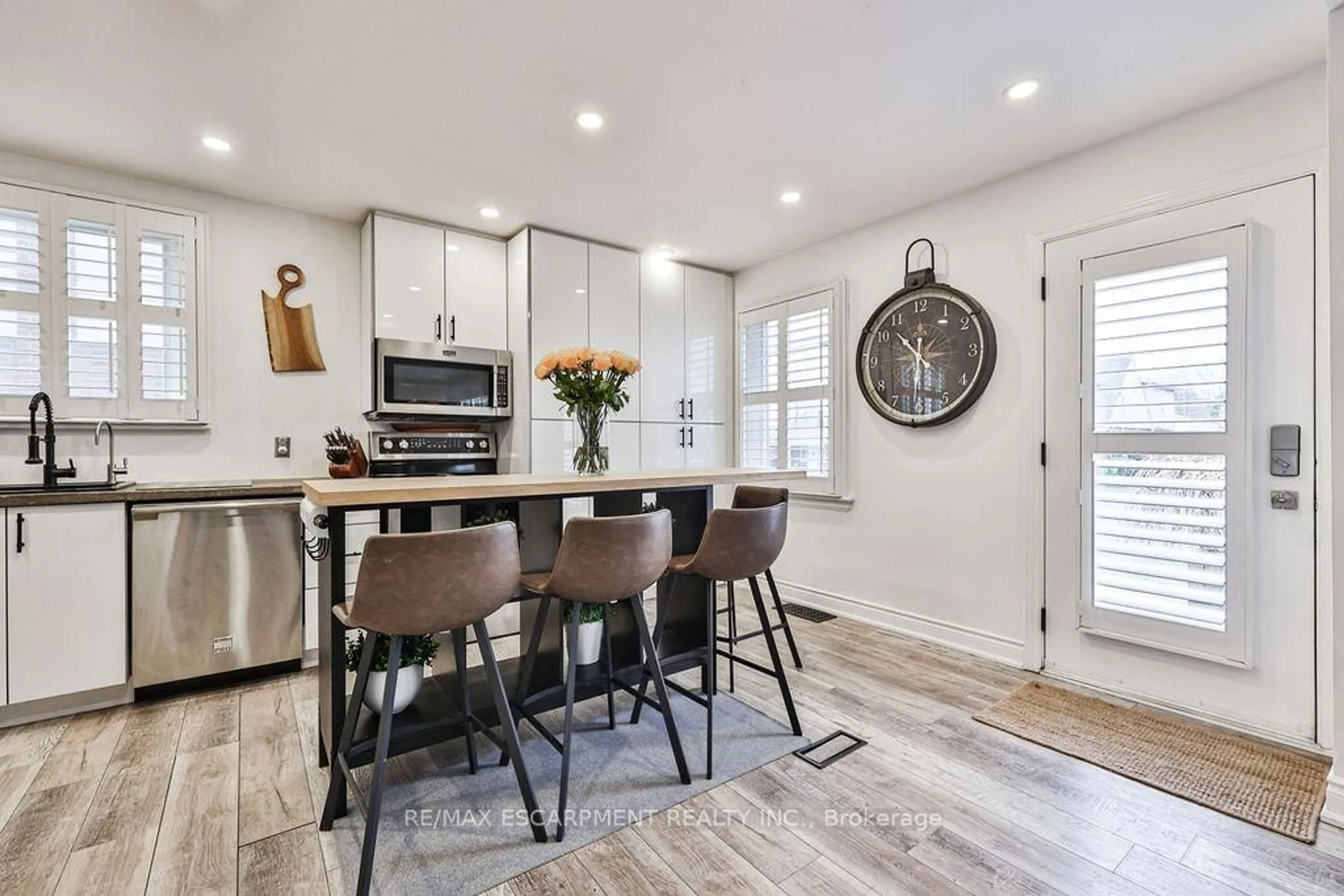 Open concept kitchen, unknown for 60 Galbraith Dr, Hamilton Ontario L8G 1Z9