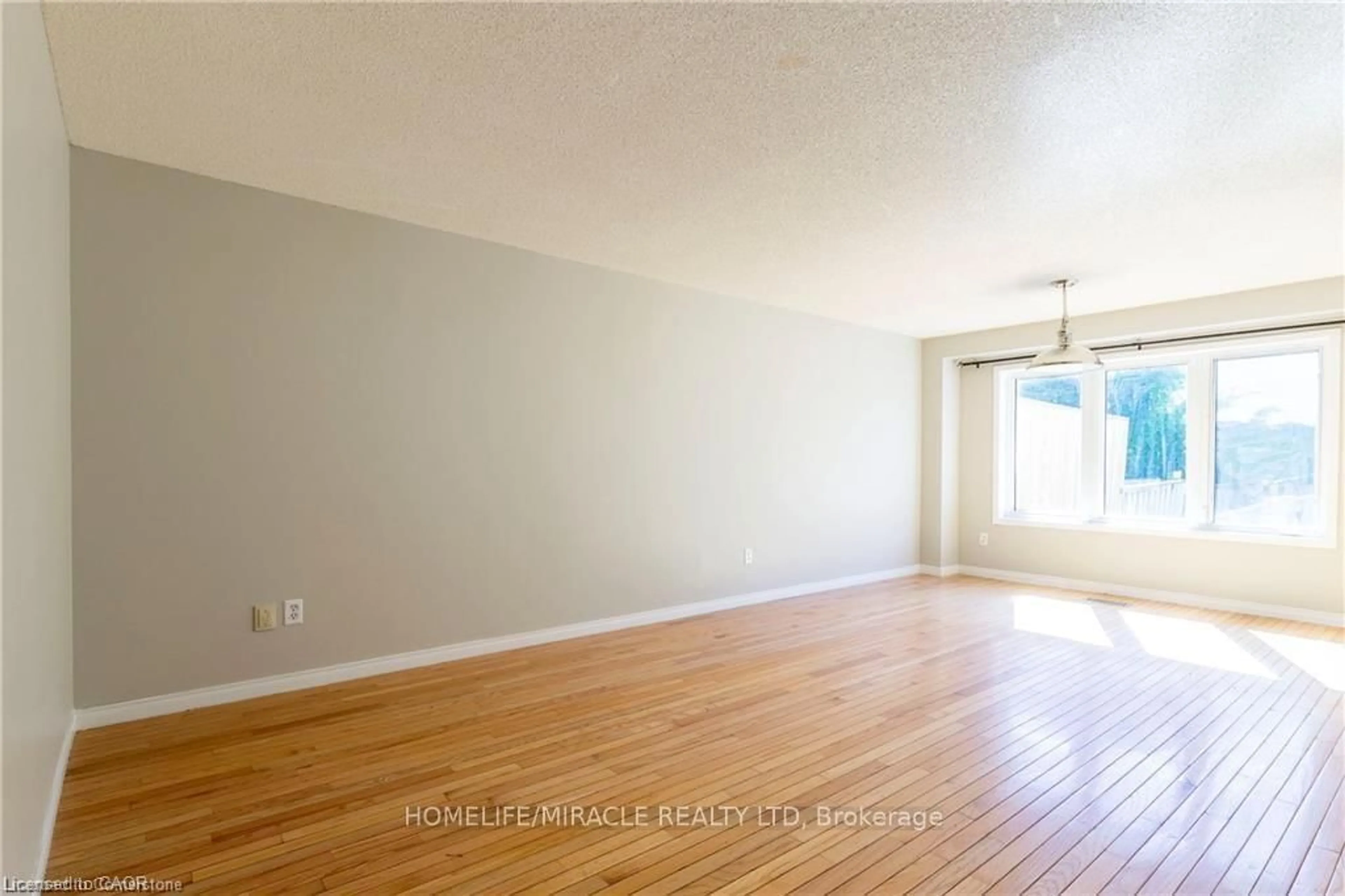 A pic of a room for 419 Downsview Pl, Waterloo Ontario N2K 3T9