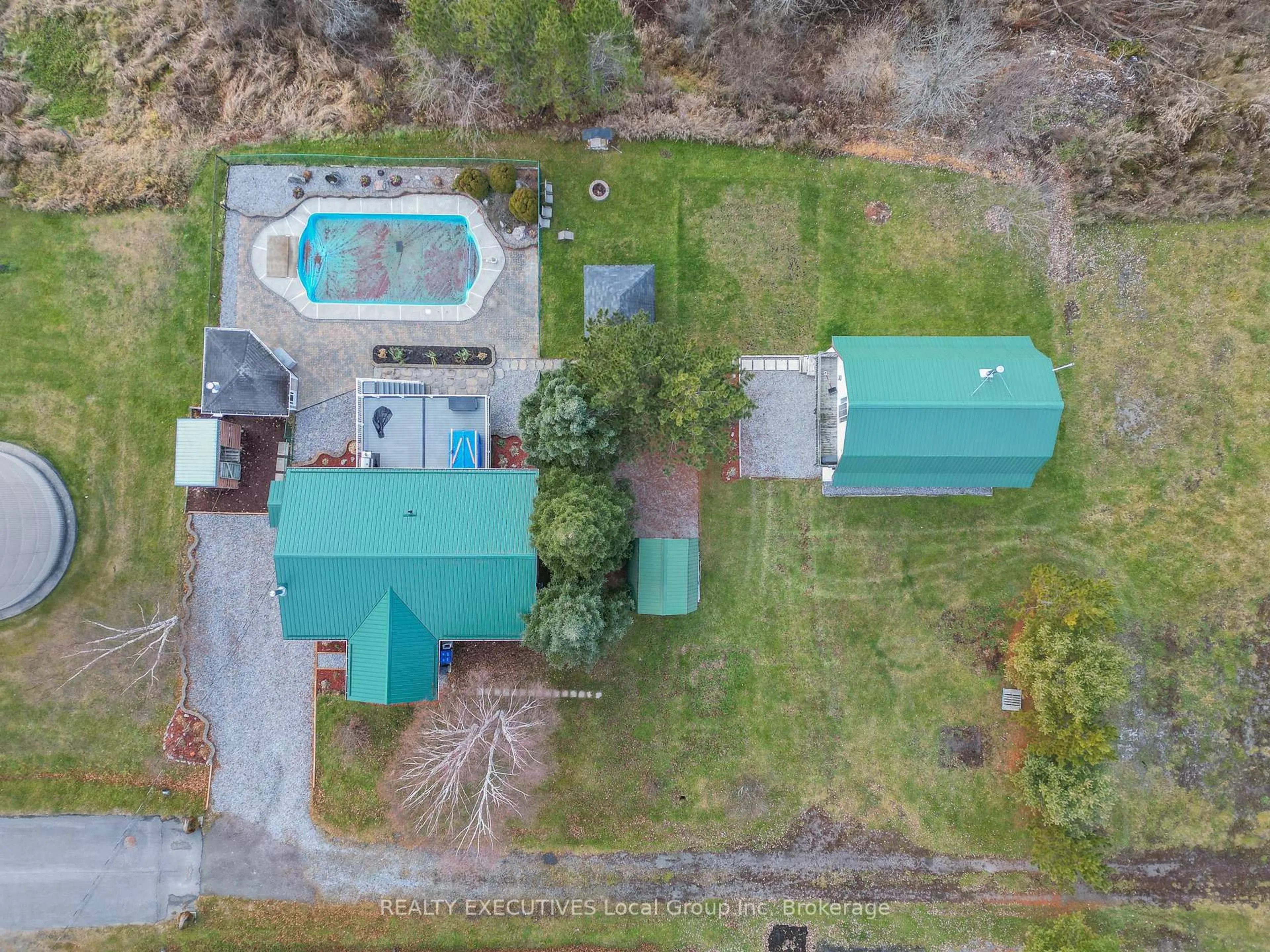 A pic from outside/outdoor area/front of a property/back of a property/a pic from drone, unknown for 33 Dubeau St, West Nipissing Ontario P0H 2M0