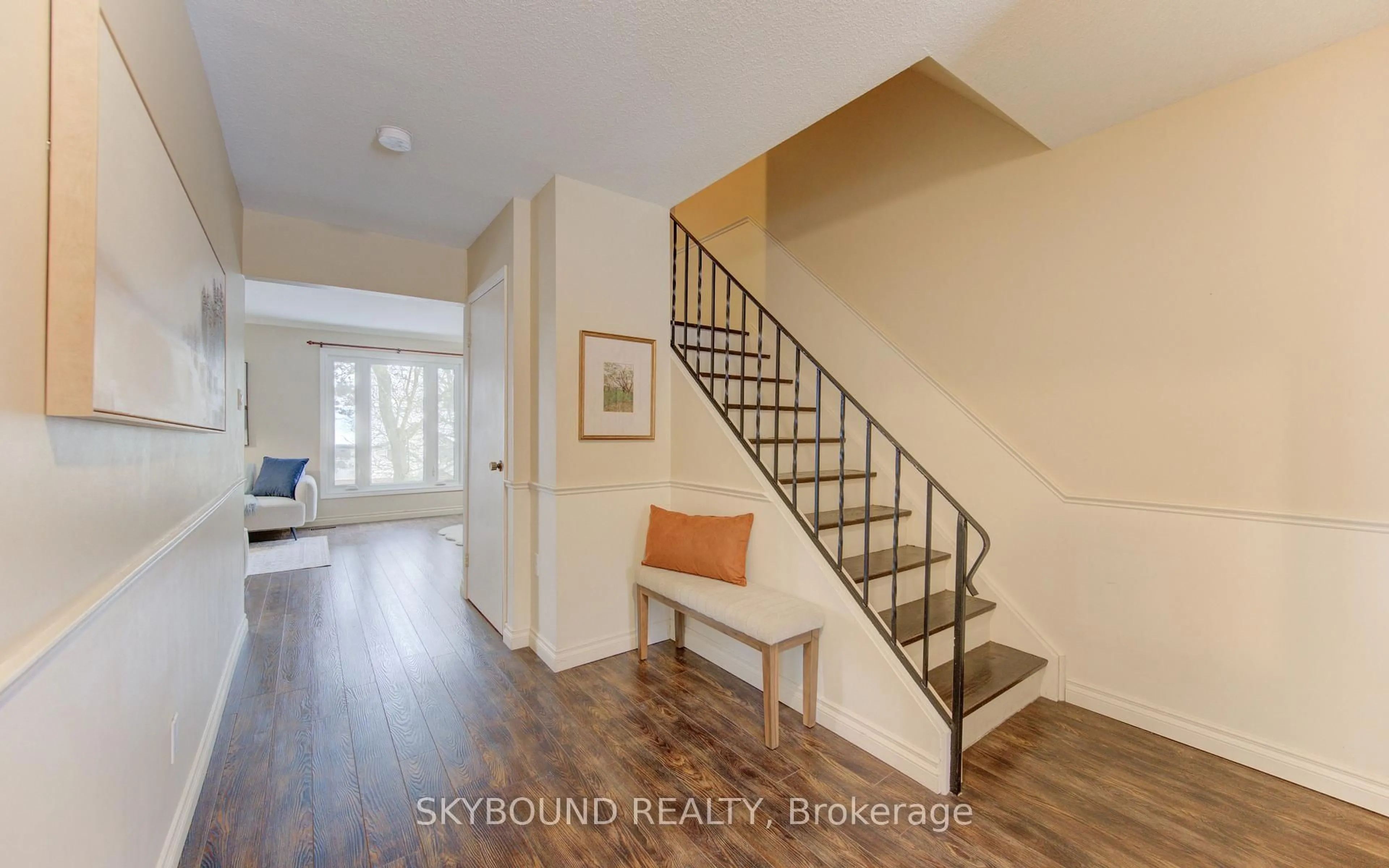 Indoor entryway for 88 Mcdougall Rd #27, Waterloo Ontario N2L 5C5