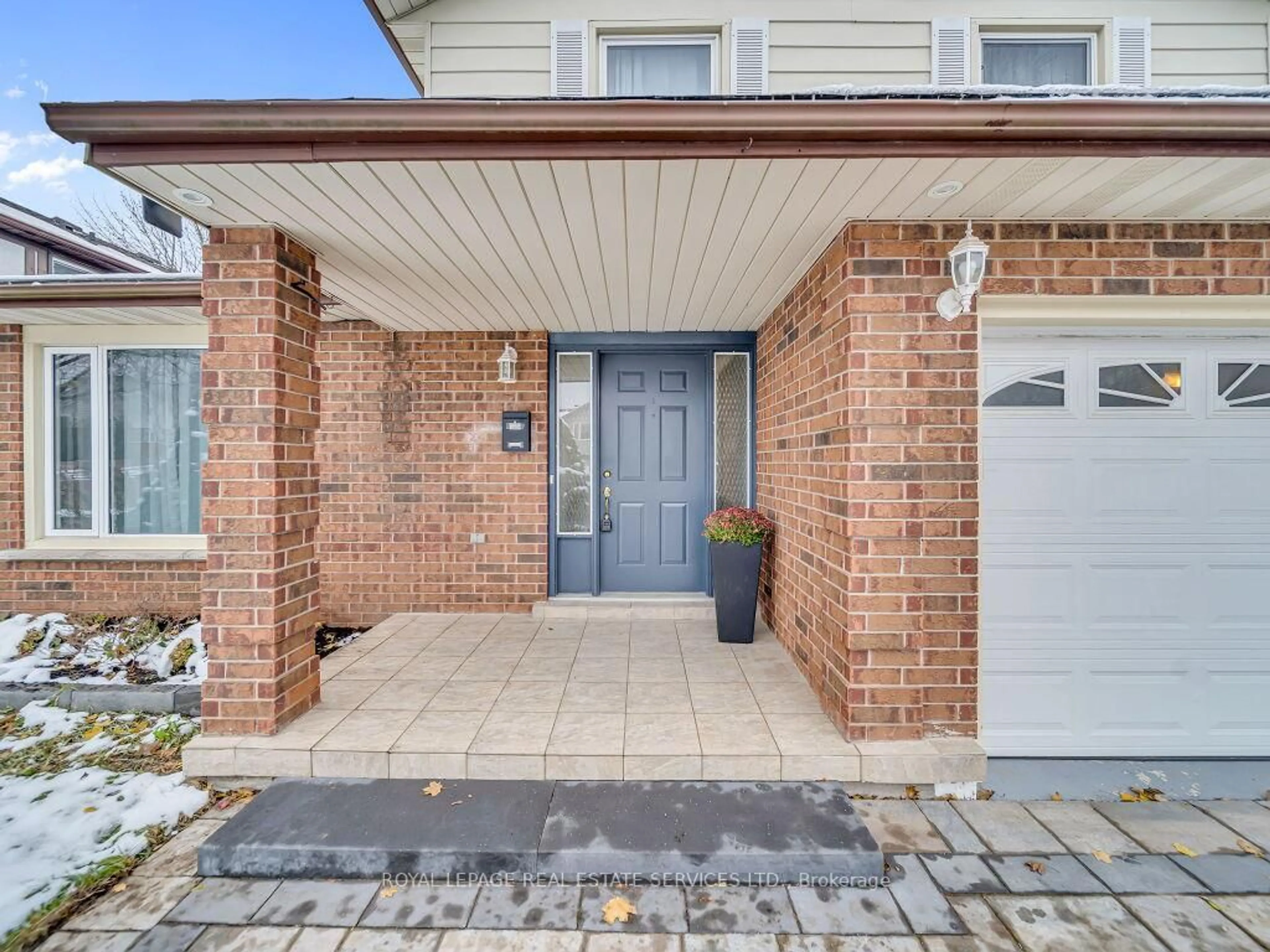 Home with brick exterior material, street for 305 IRONWOOD Rd, Guelph Ontario N1G 3G2