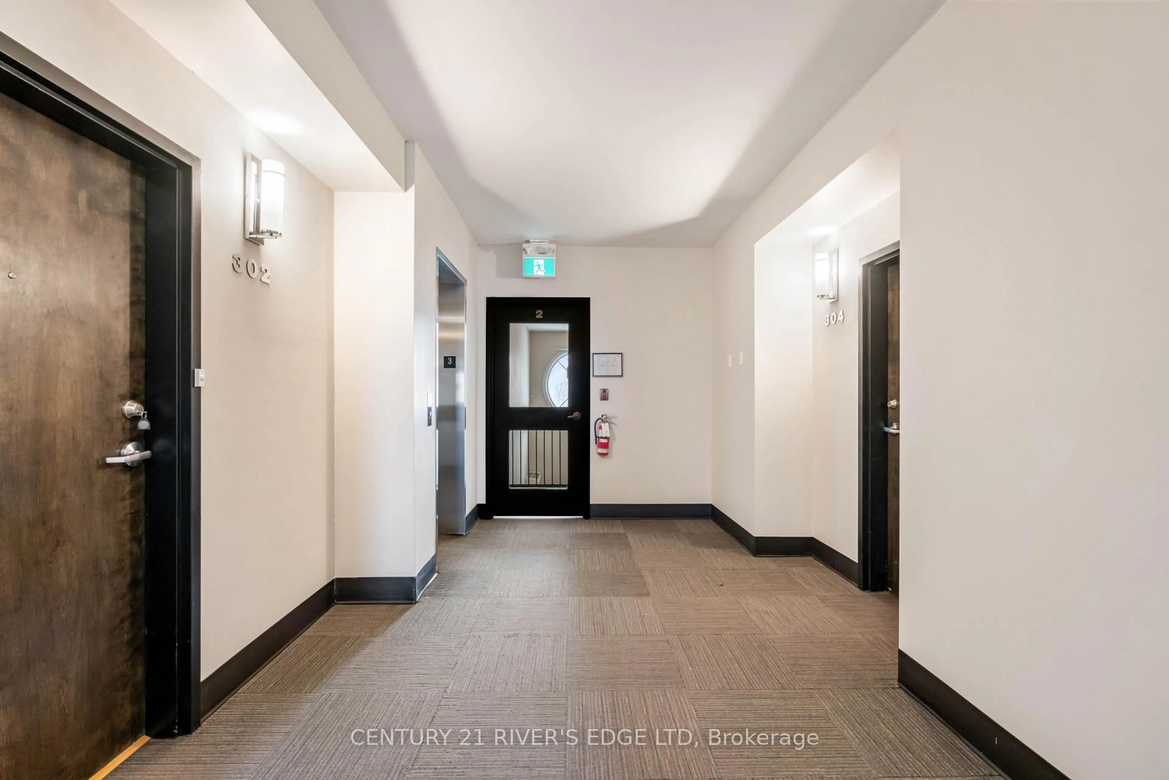 Indoor foyer for 1109 Millwood Ave #302, Brockville Ontario K6V 0C7