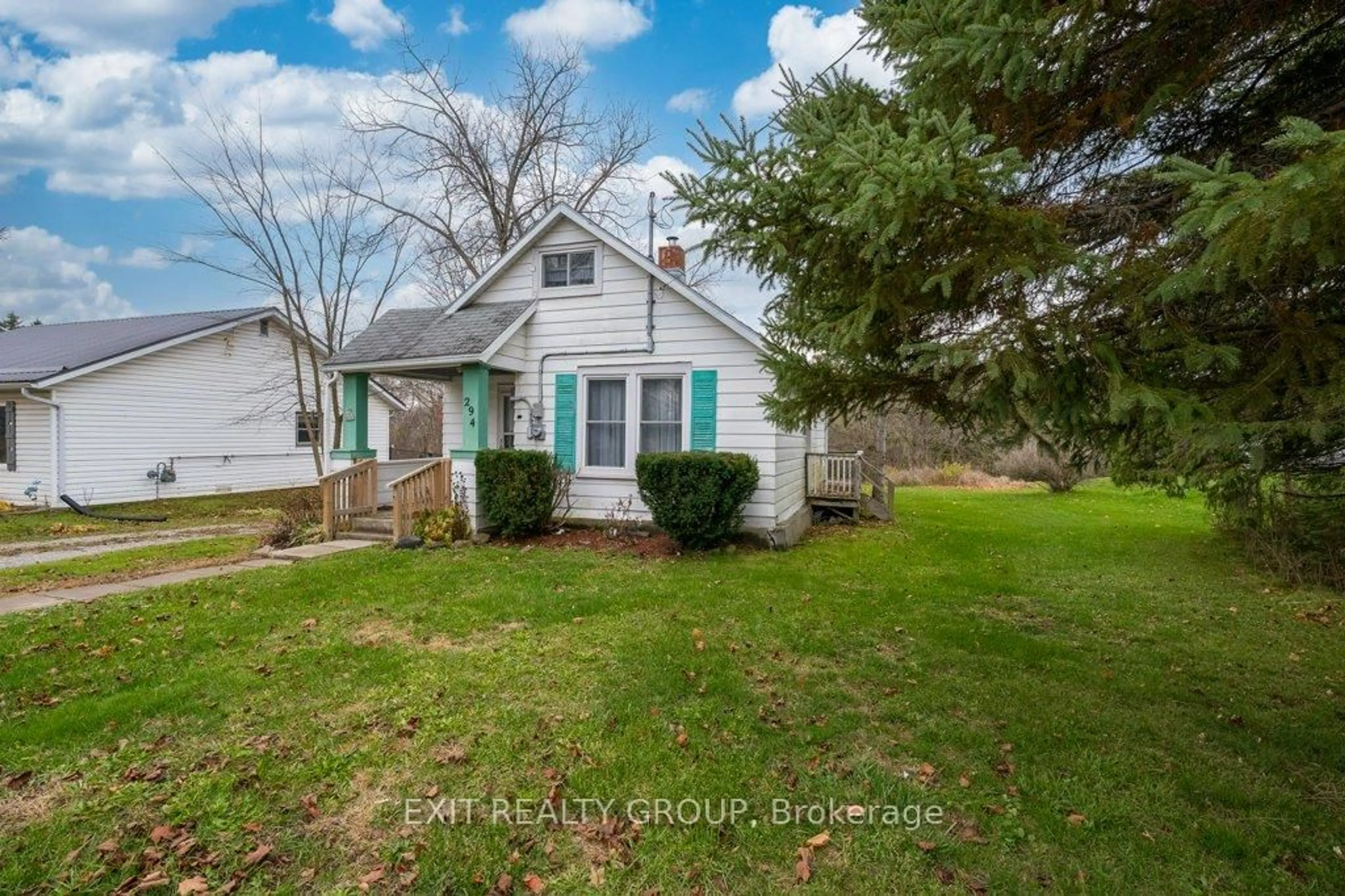 A pic from outside/outdoor area/front of a property/back of a property/a pic from drone, street for 294 Durham St, Madoc Ontario K0K 2K0