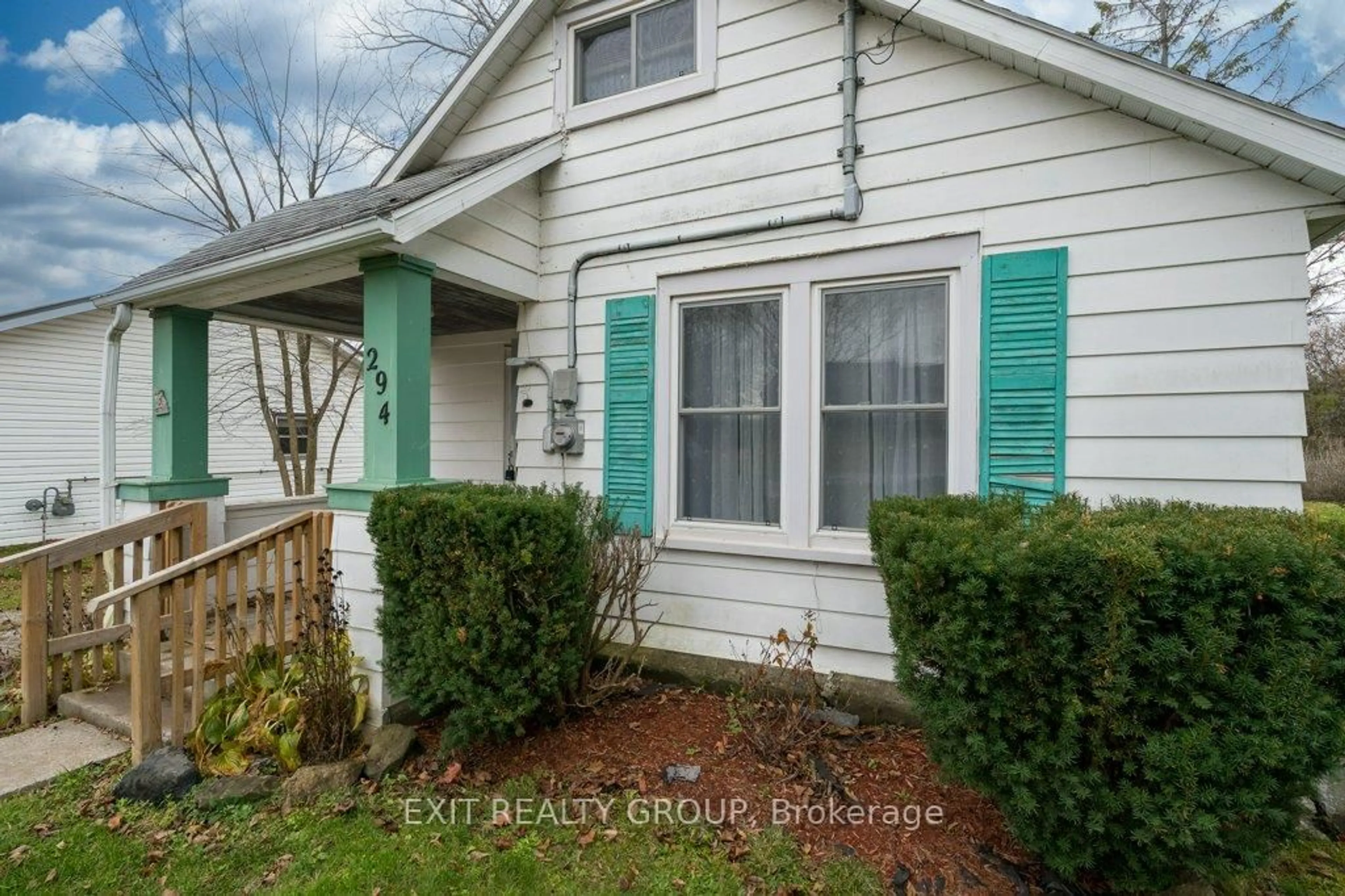 Home with vinyl exterior material, street for 294 Durham St, Madoc Ontario K0K 2K0