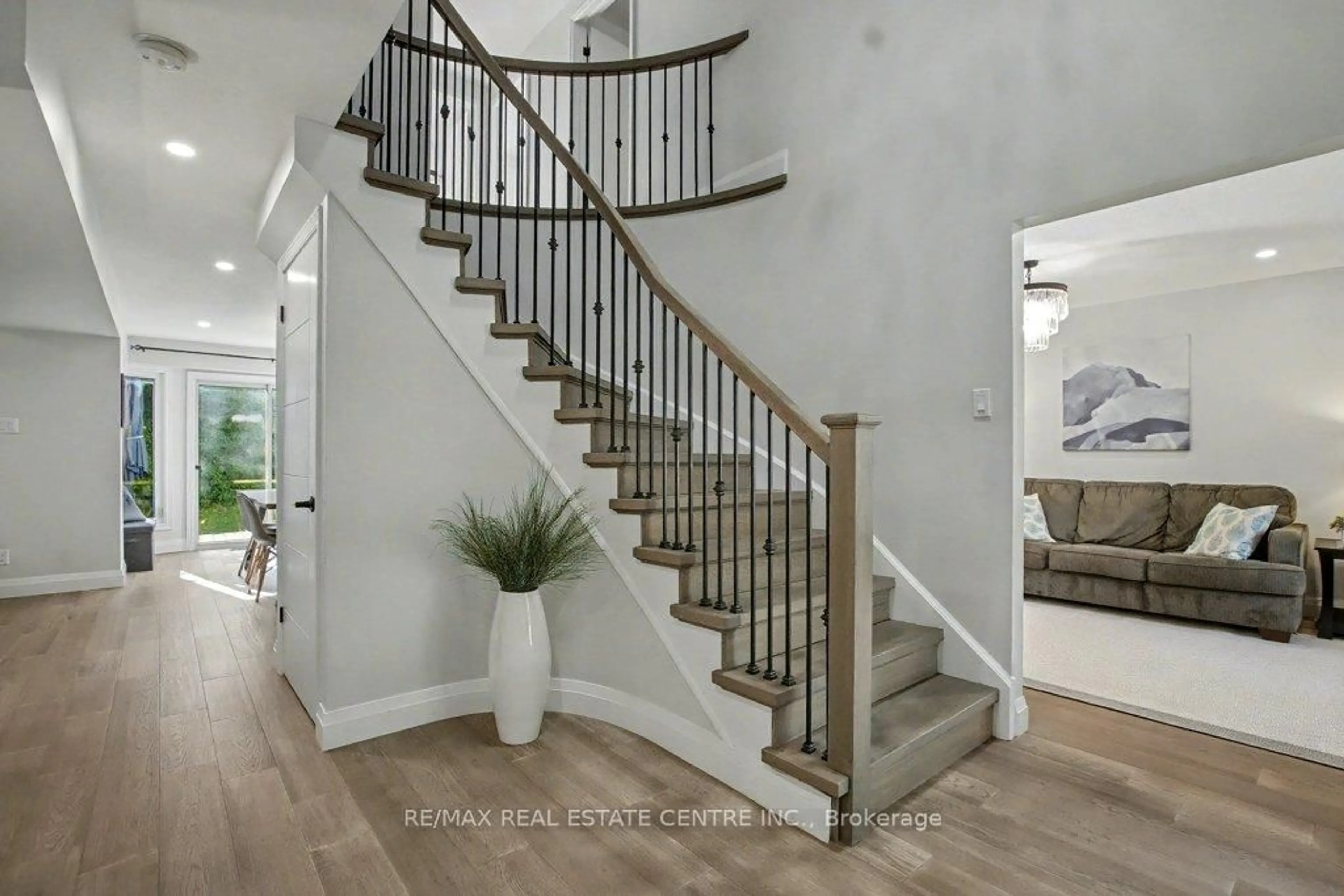 Unknown for 166 Westvale Dr, Waterloo Ontario N2T 1C2