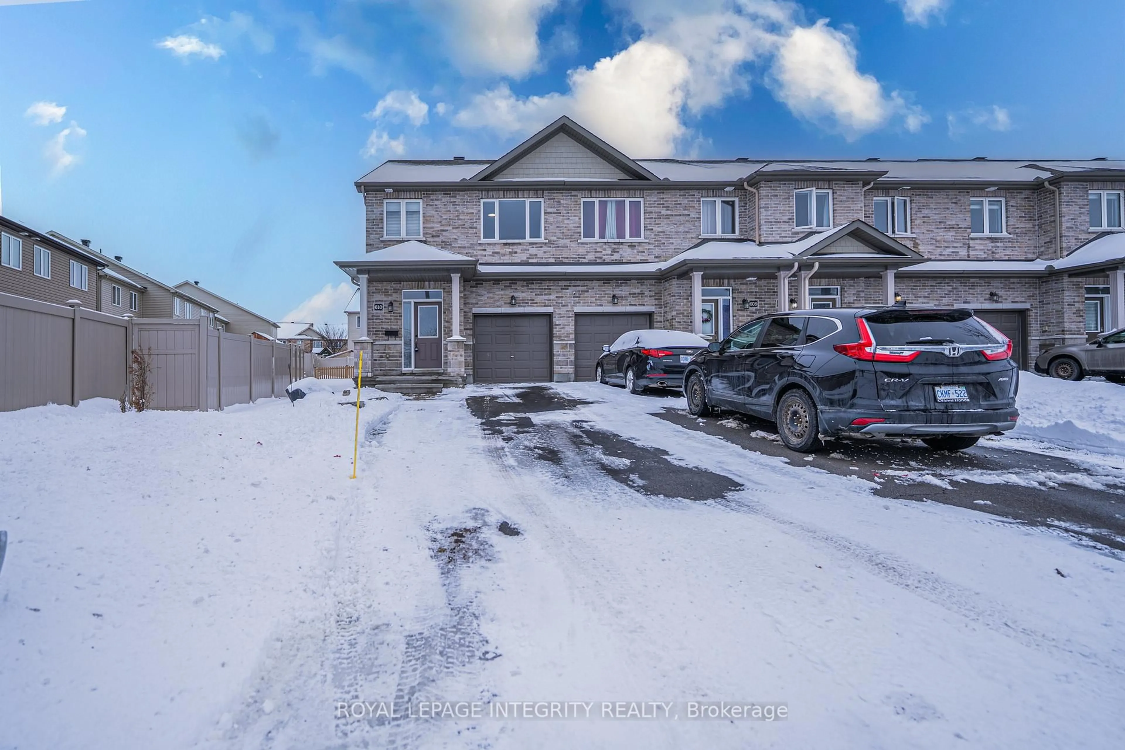 A pic from outside/outdoor area/front of a property/back of a property/a pic from drone, street for 610 VIA MATTINO Way, Ottawa Ontario K2J 6B9