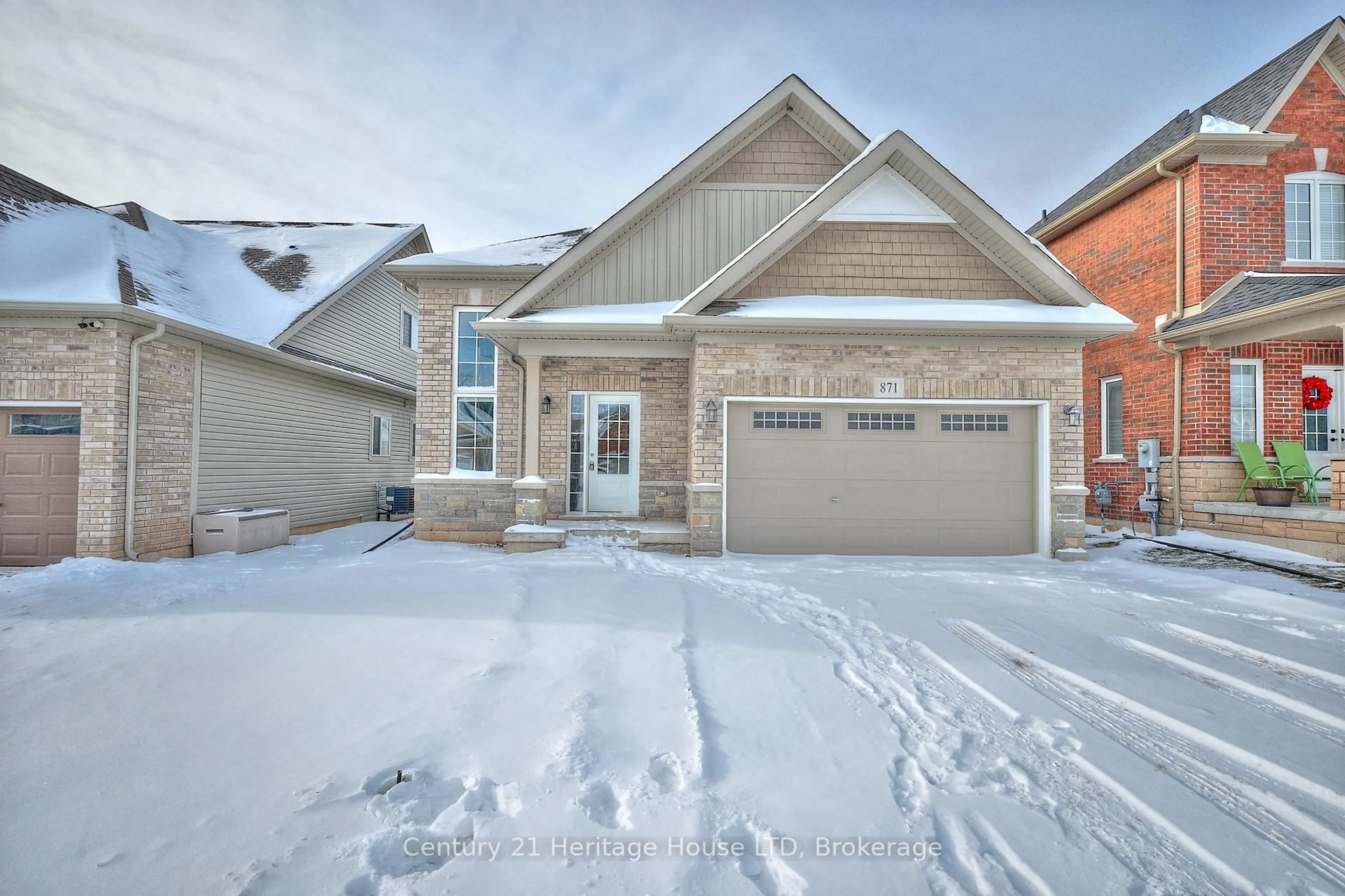 Home with brick exterior material, street for 871 Burwell St, Fort Erie Ontario L2A 0E3