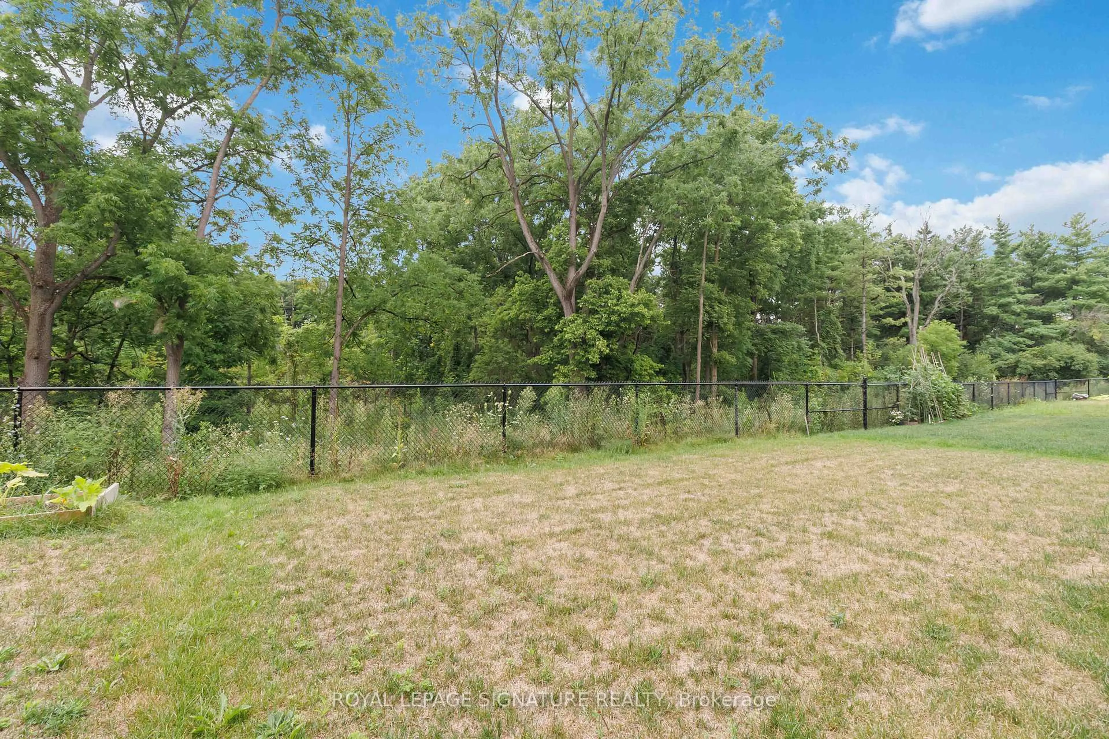 A pic from outside/outdoor area/front of a property/back of a property/a pic from drone, forest/trees view for 29 Stauffer Rd, Brantford Ontario N3V 0B2