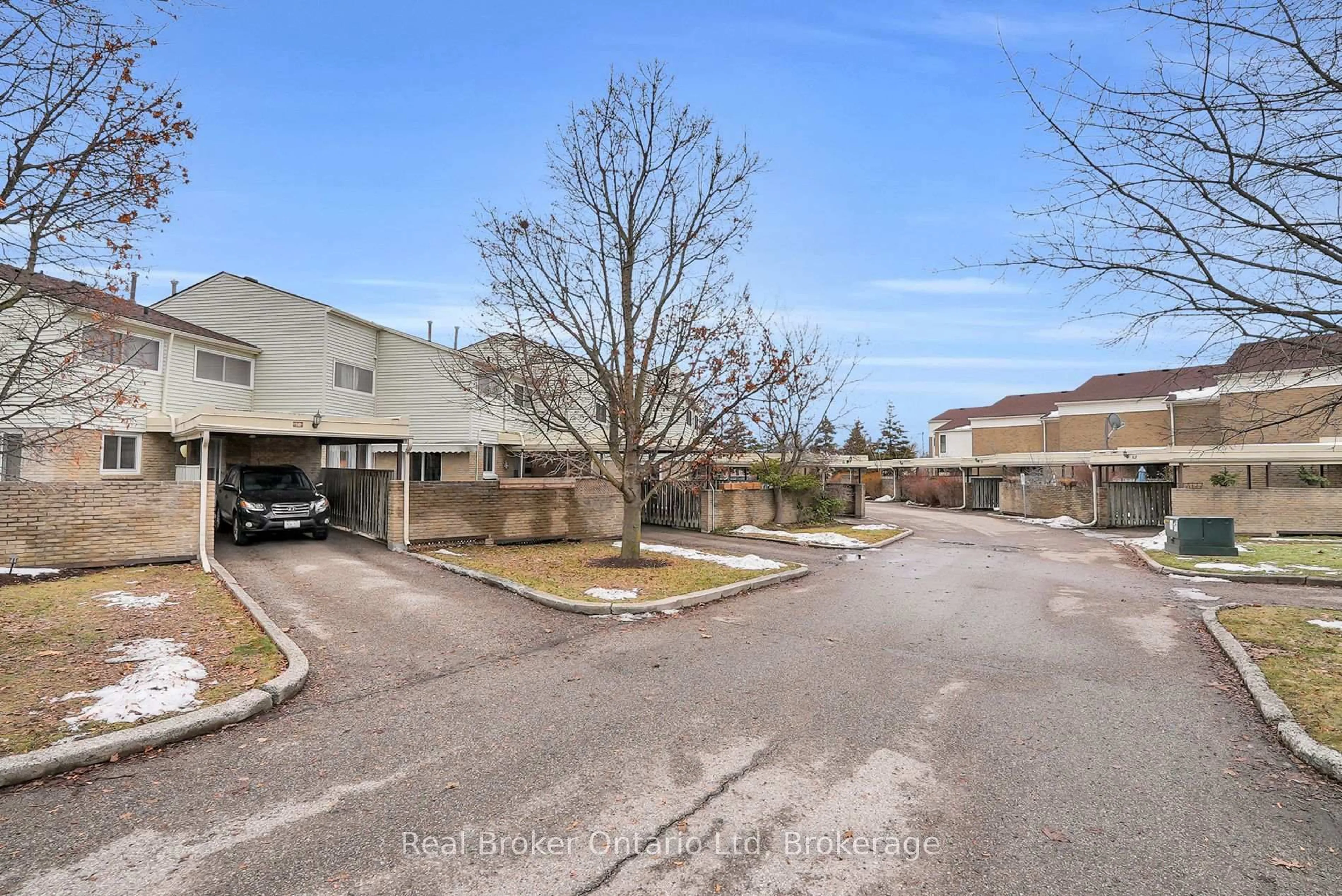 A pic from outside/outdoor area/front of a property/back of a property/a pic from drone, street for 415 Morgan Ave #15, Kitchener Ontario N2A 2V6