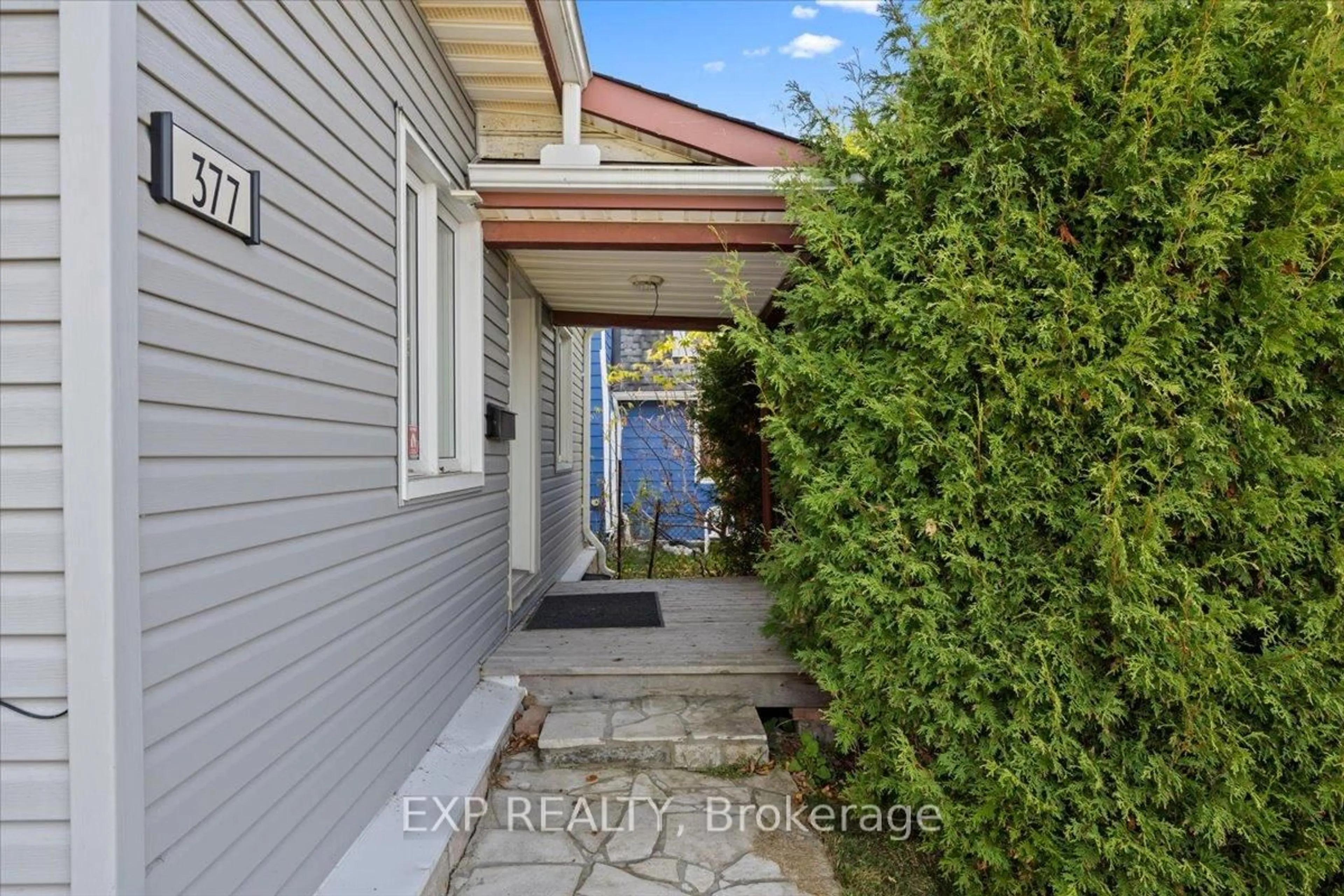 Indoor entryway for 377 Lisgar Ave, Renfrew Ontario K7V 3N3