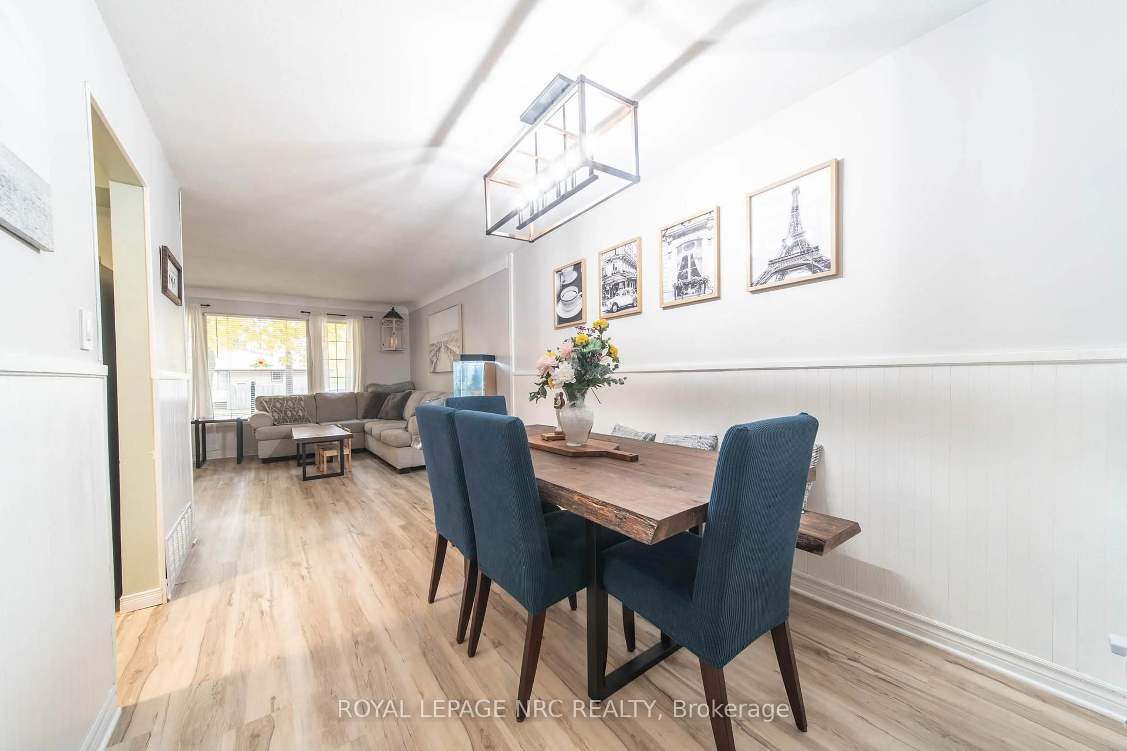 Dining room, wood/laminate floor for 3739 Orlando Dr, Niagara Falls Ontario L2J 4B5