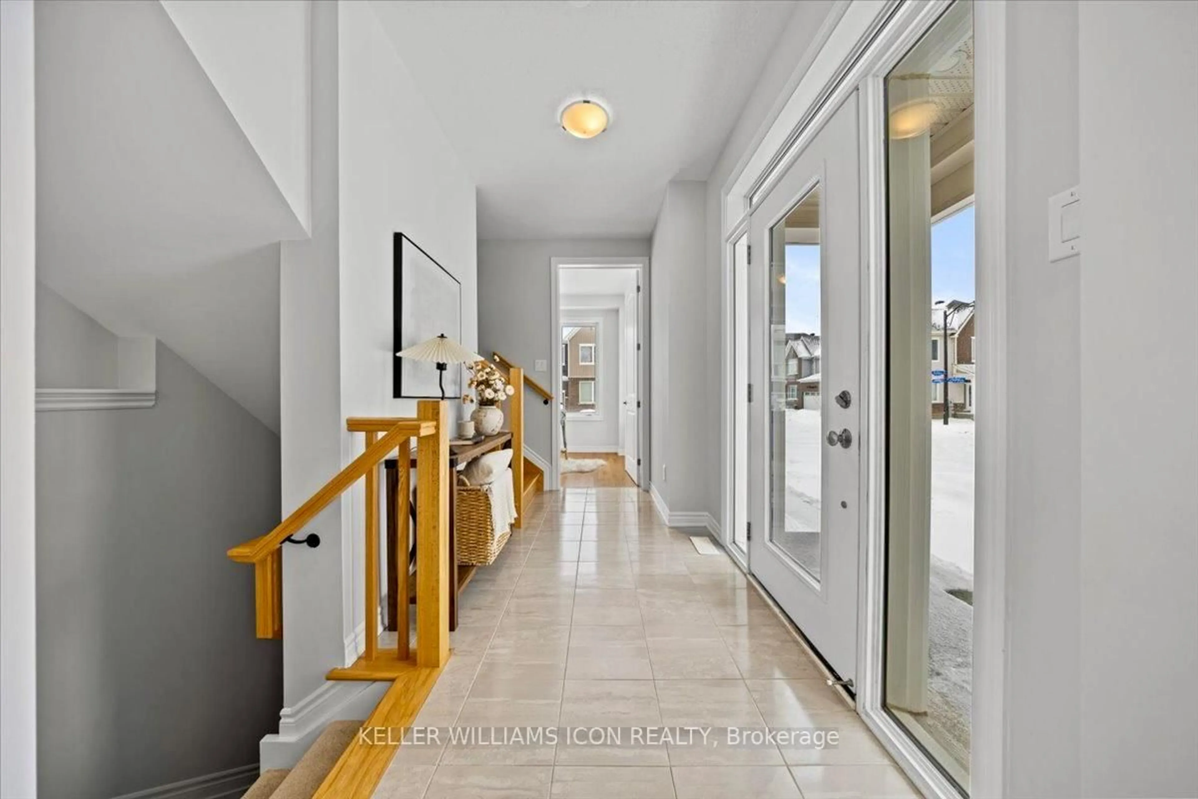 Indoor entryway for 550 Sturnidae St, Ottawa Ontario K2J 6X1