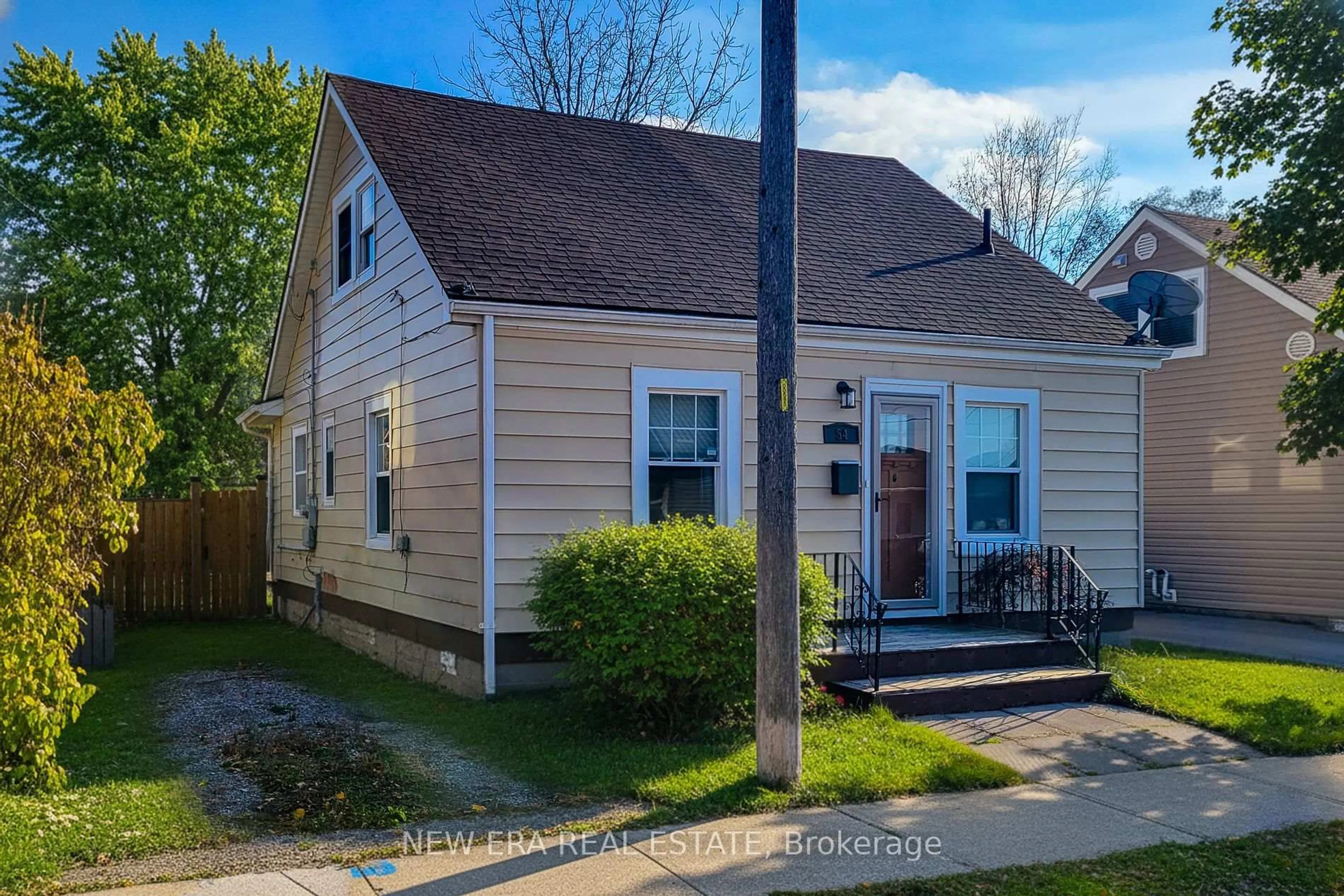 Unknown for 54 Eighth Ave, Brantford Ontario N3S 1C3