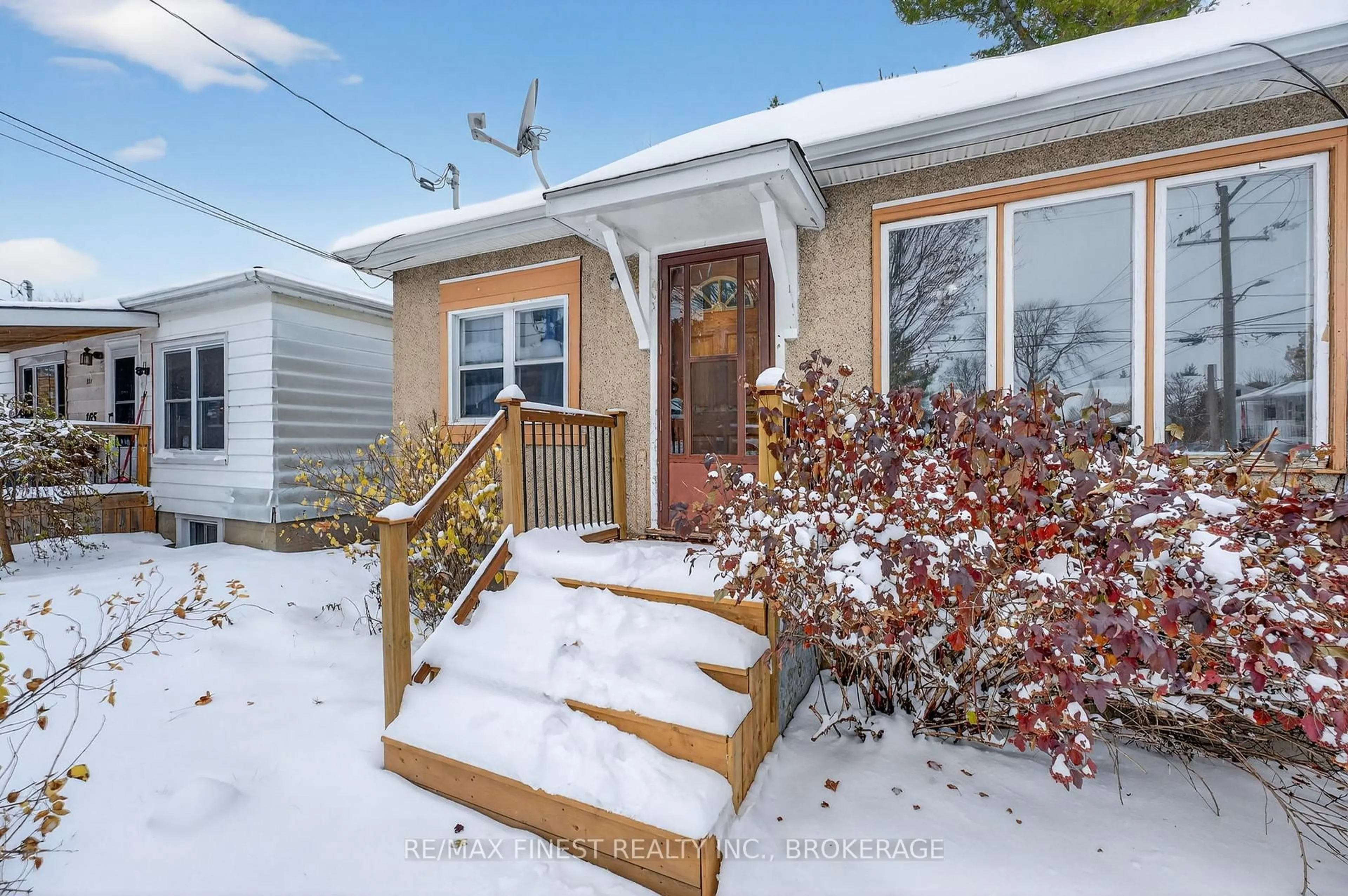 Home with vinyl exterior material, street for 161 Thomas St, Greater Napanee Ontario K7R 2H4