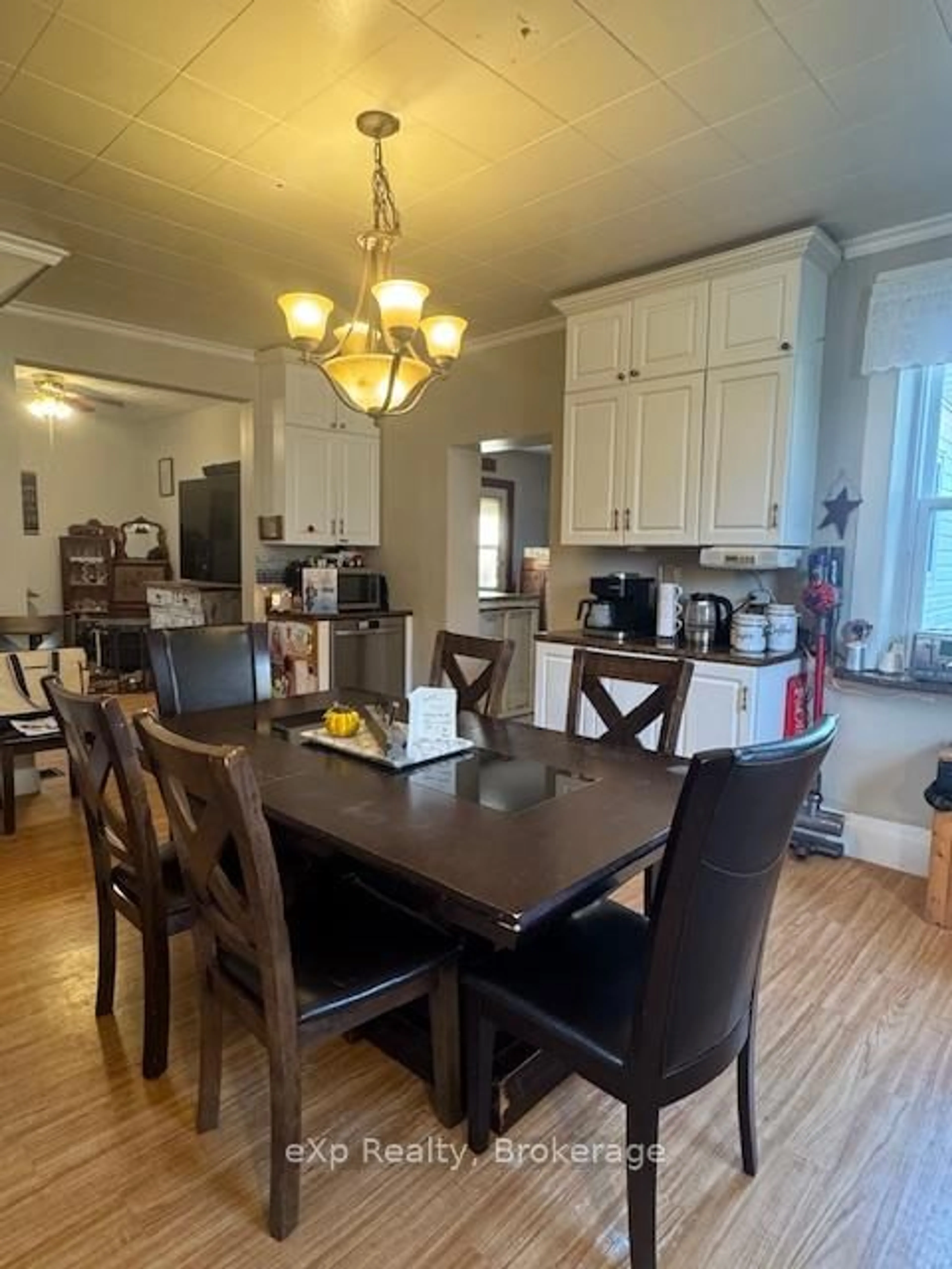 Dining room, wood/laminate floor for 120 3rd Ave, Arran-Elderslie Ontario N0G 1L0